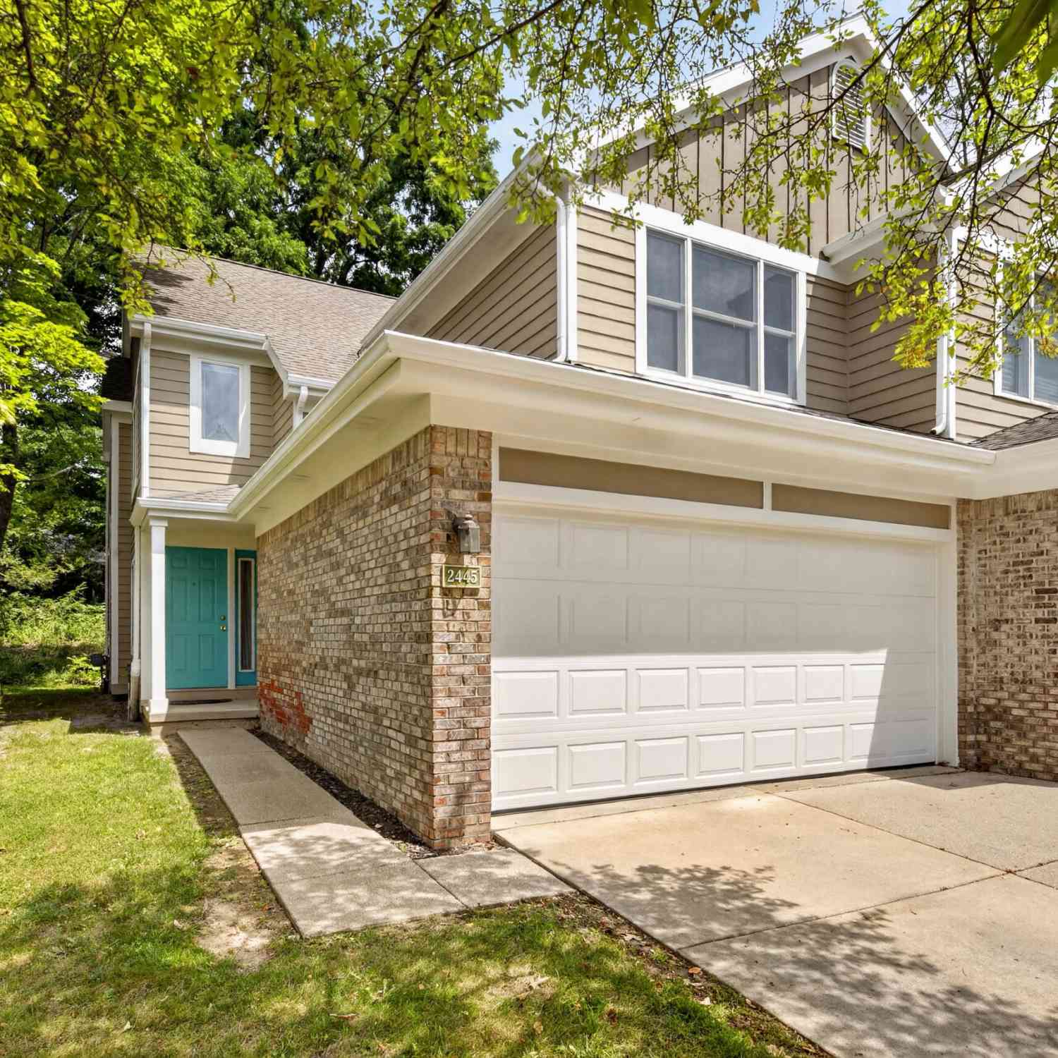 Condo For Rent - 2445 Mulberry Court<br/> Washtenaw County, Ann Arbor, MI 48104