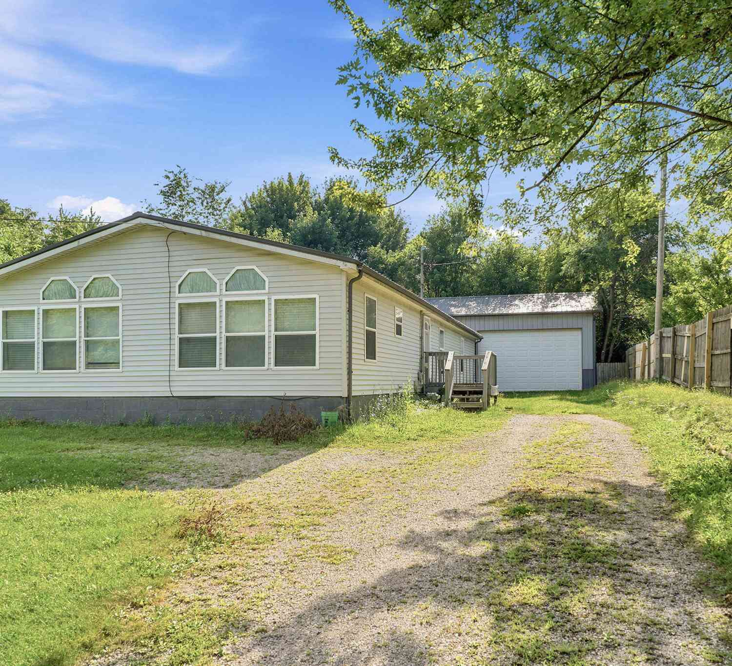 Mobile Home For Sale - 582 Leenhouts Street<br/> Kalamazoo, MI 49048