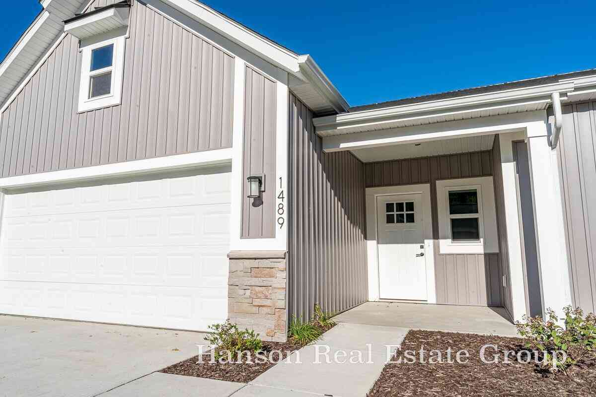 Condo For Sale - 1389 Center Hill Road #29<br/> Lowell, MI 49331