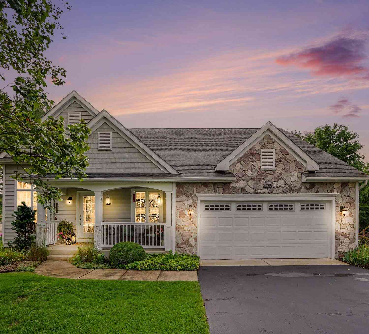 Condo For Sale - 8800 Tamarisk Circle<br/> Kalamazoo County, Richland, MI 49083