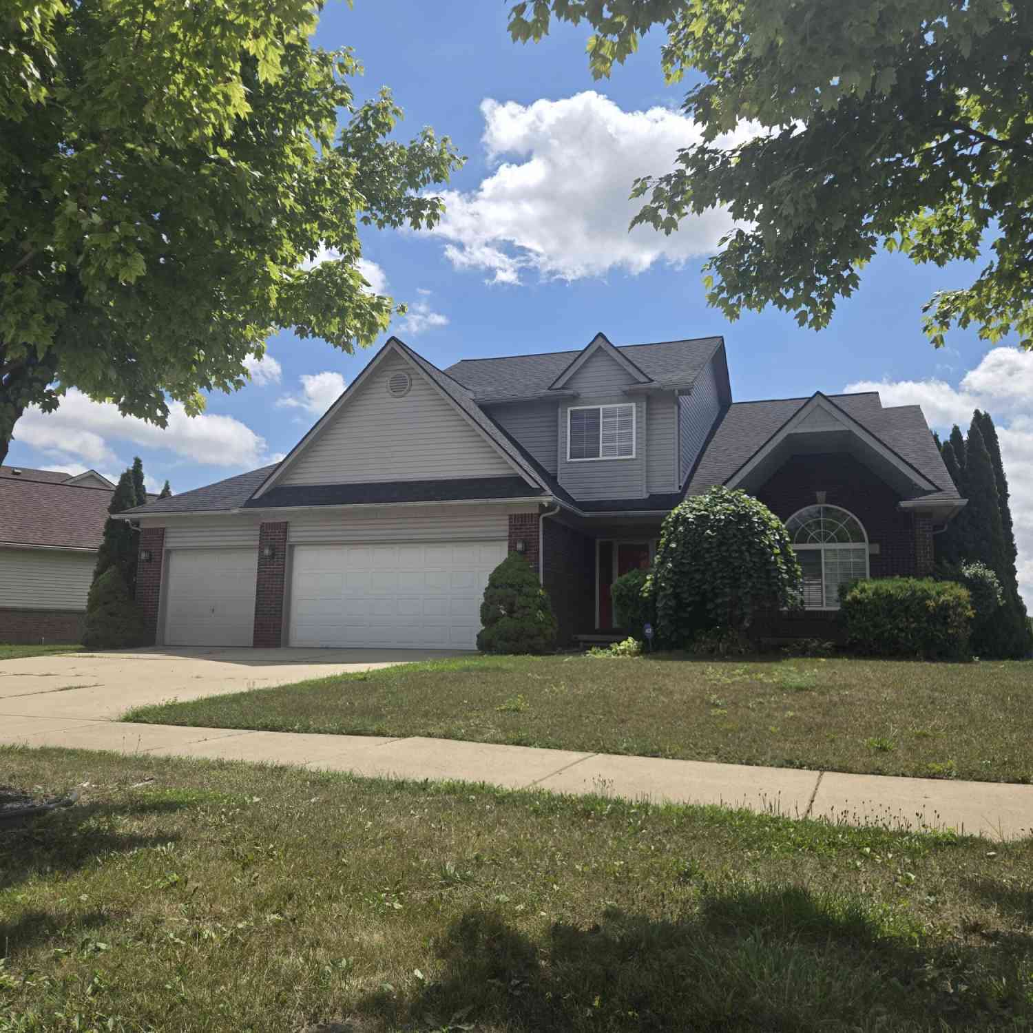 Homes For Sale - 33445 Bay Hill Drive<br/> Wayne County, Romulus, MI 48174