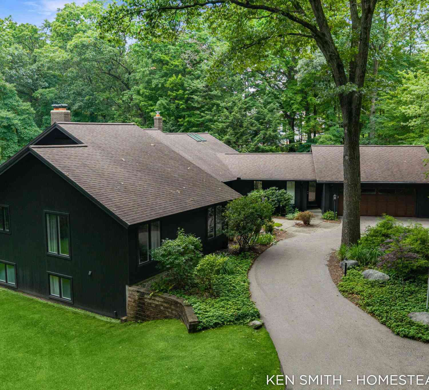 Homes For Sale - 1660 Mont Rue Drive<br/> Grand Rapids, MI 49546