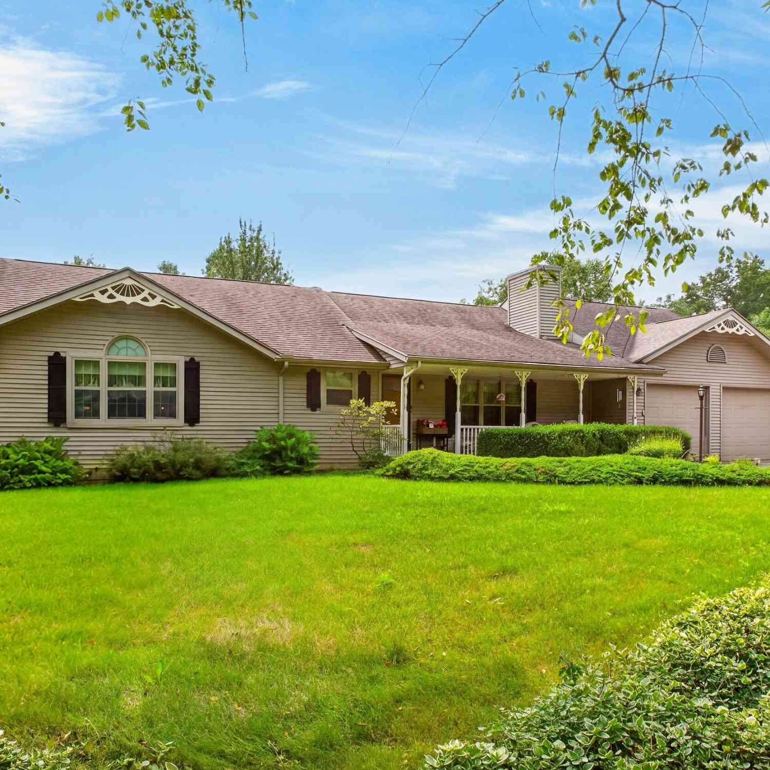 Homes For Sale - 4240 Snow Road<br/> Bridgman, MI 49106