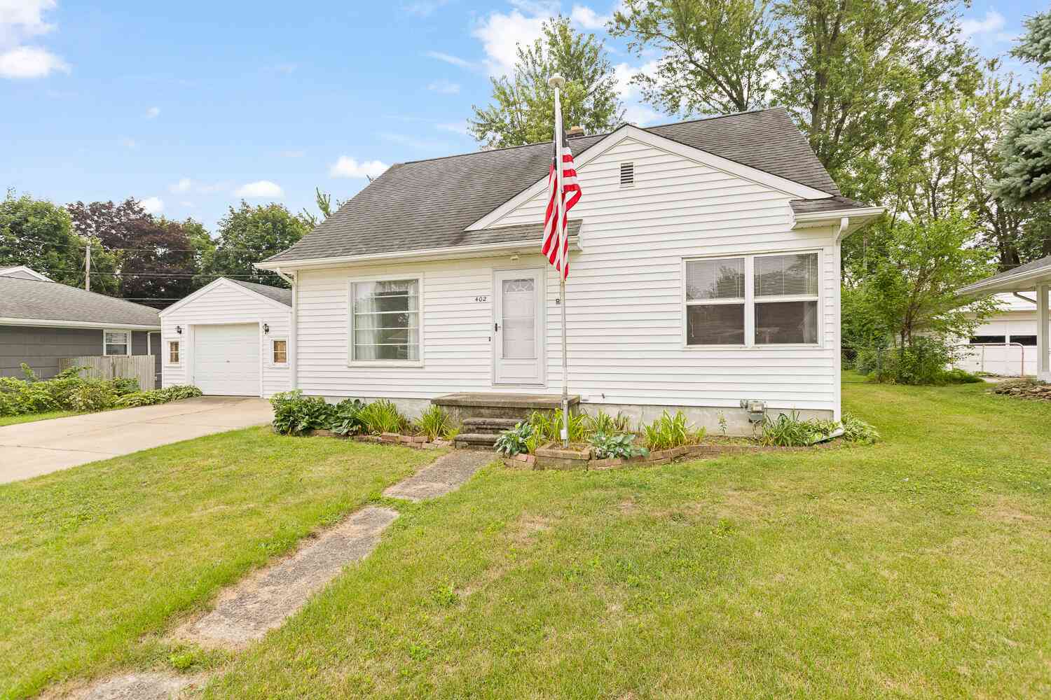 Homes For Sale - 402 Seneca Street<br/> Lenawee County, Tecumseh, MI 49286
