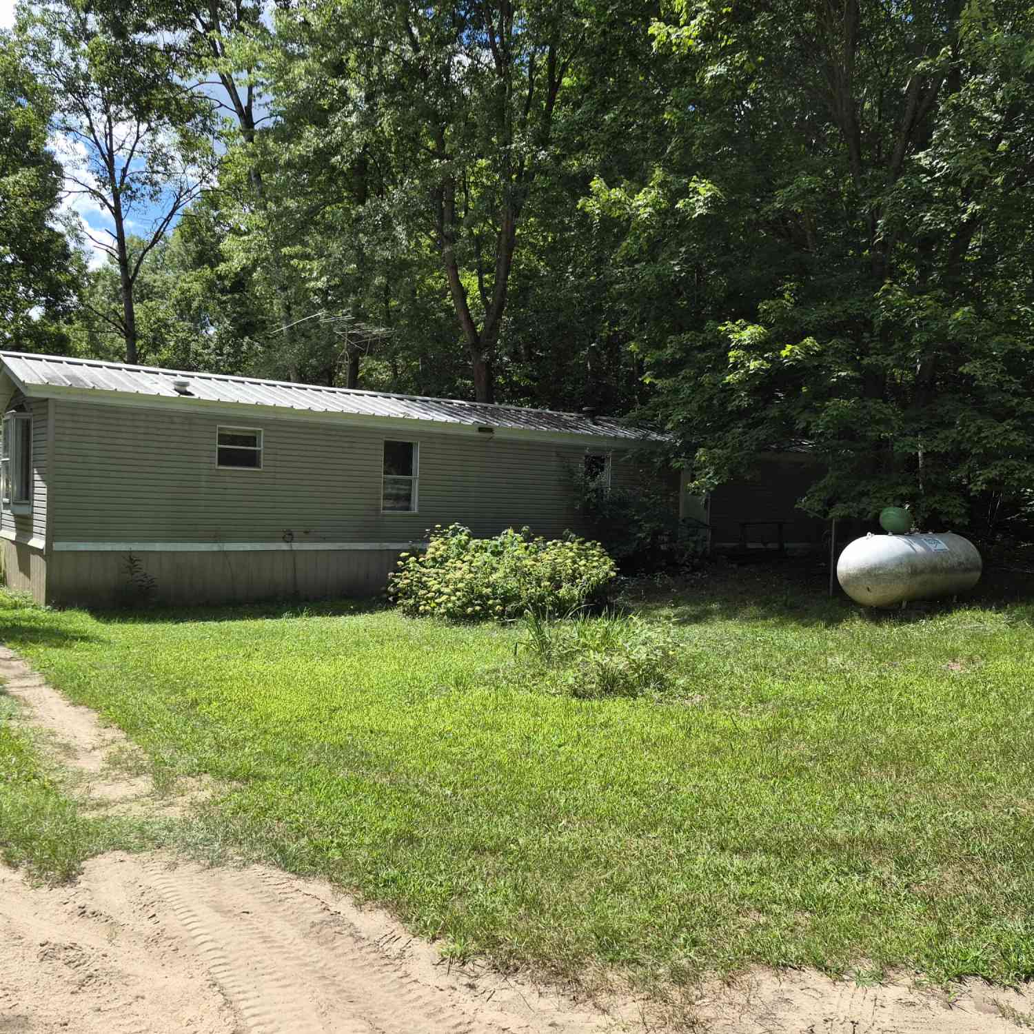 Mobile Home For Sale - 4107 E White River Drive<br/> Hesperia, MI 49421