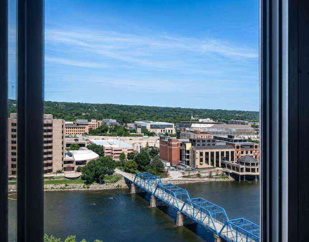 Condo For Sale - 122 Campau Circle<br/> Grand Rapids, MI 49503