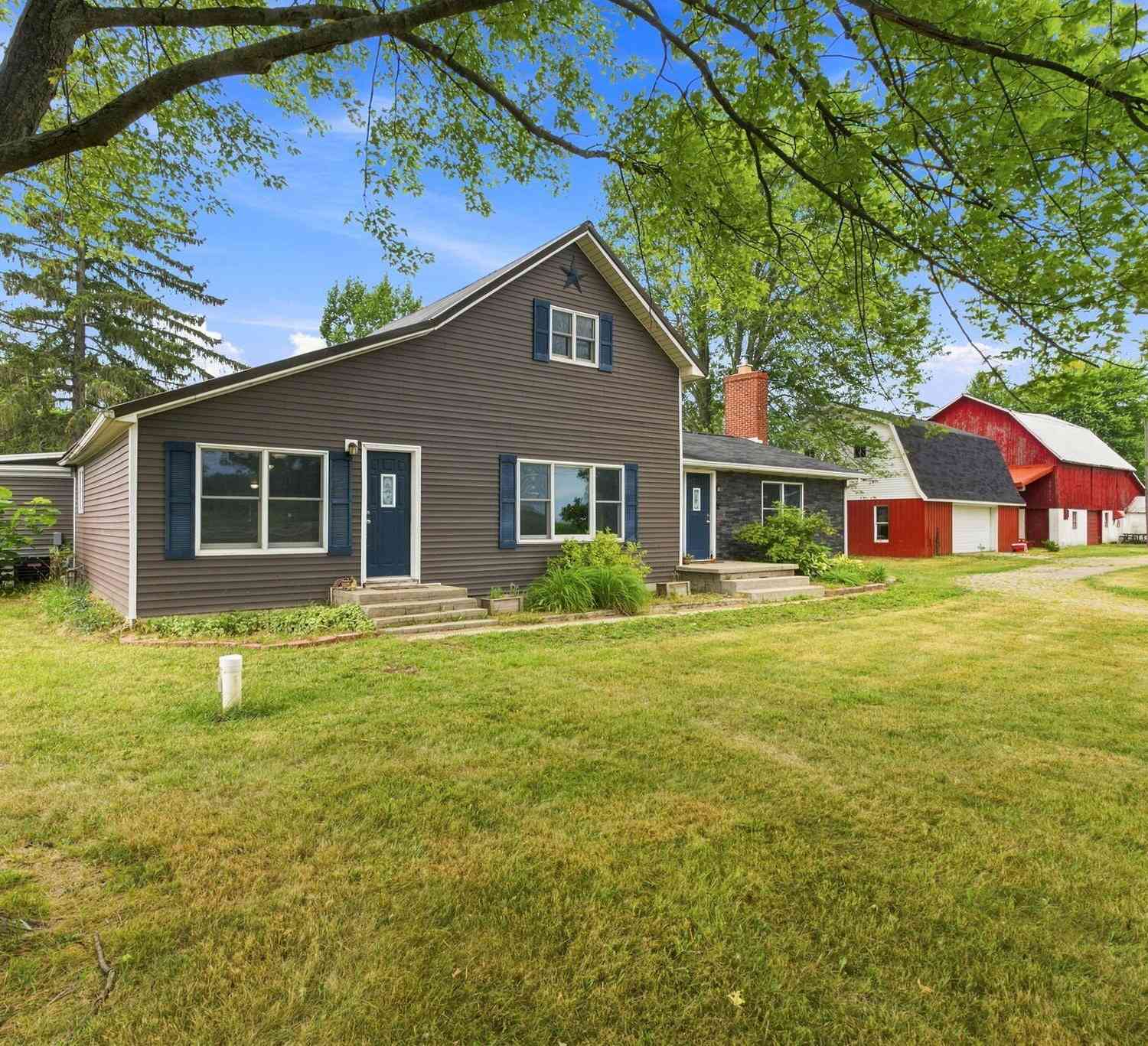 Homes For Sale - 3951 N Van Dyke Road<br/> Decker, MI 48426