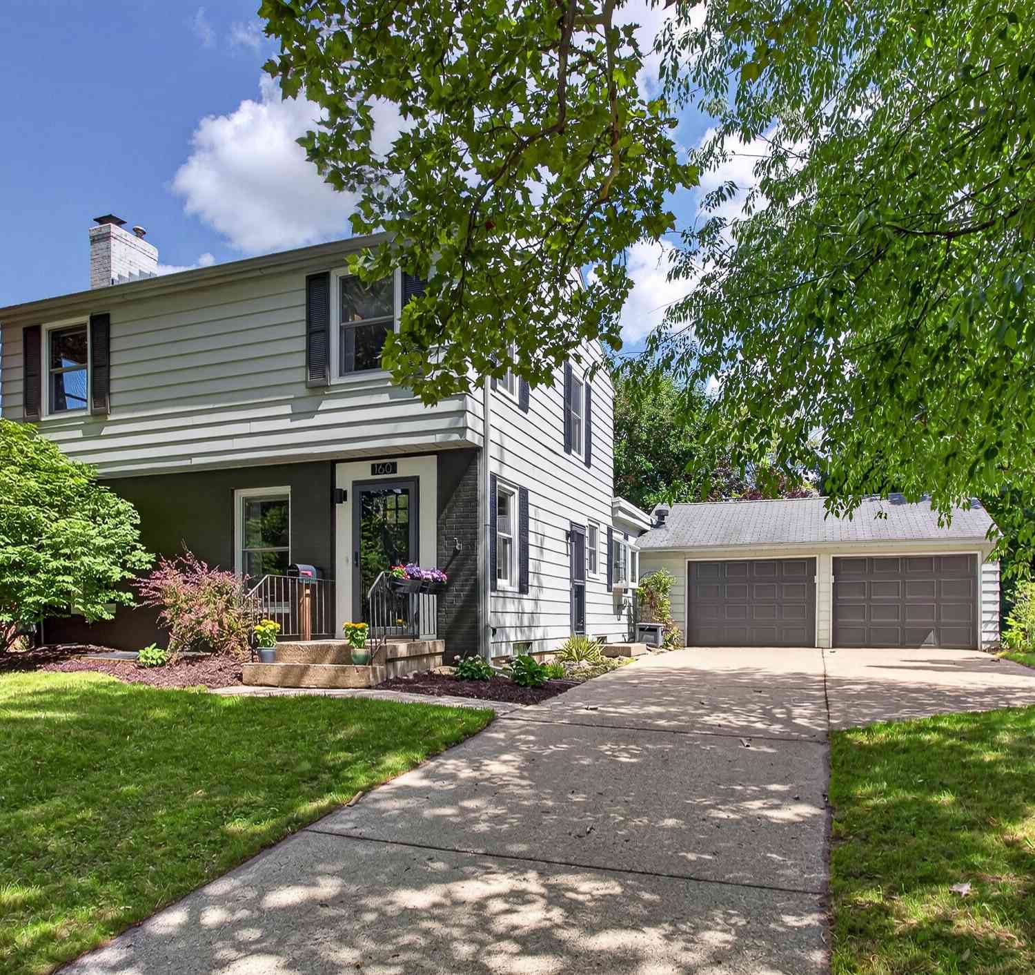 Homes For Sale - 160 S Parklane Drive<br/> Grand Rapids, MI 49505