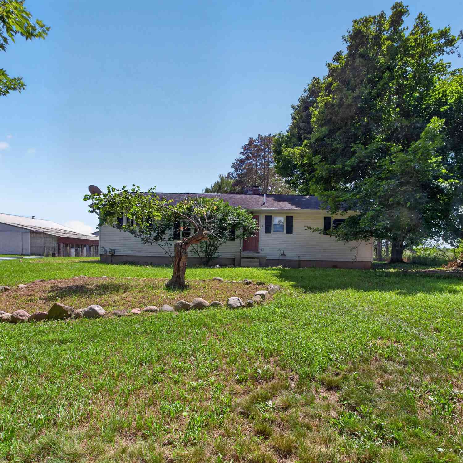 Homes For Sale - 10031 Hastings Road<br/> Jackson, MI 49201