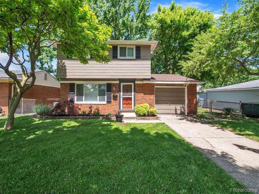 Homes For Sale - 32760 Hiveley<br/> Westland, MI 48186