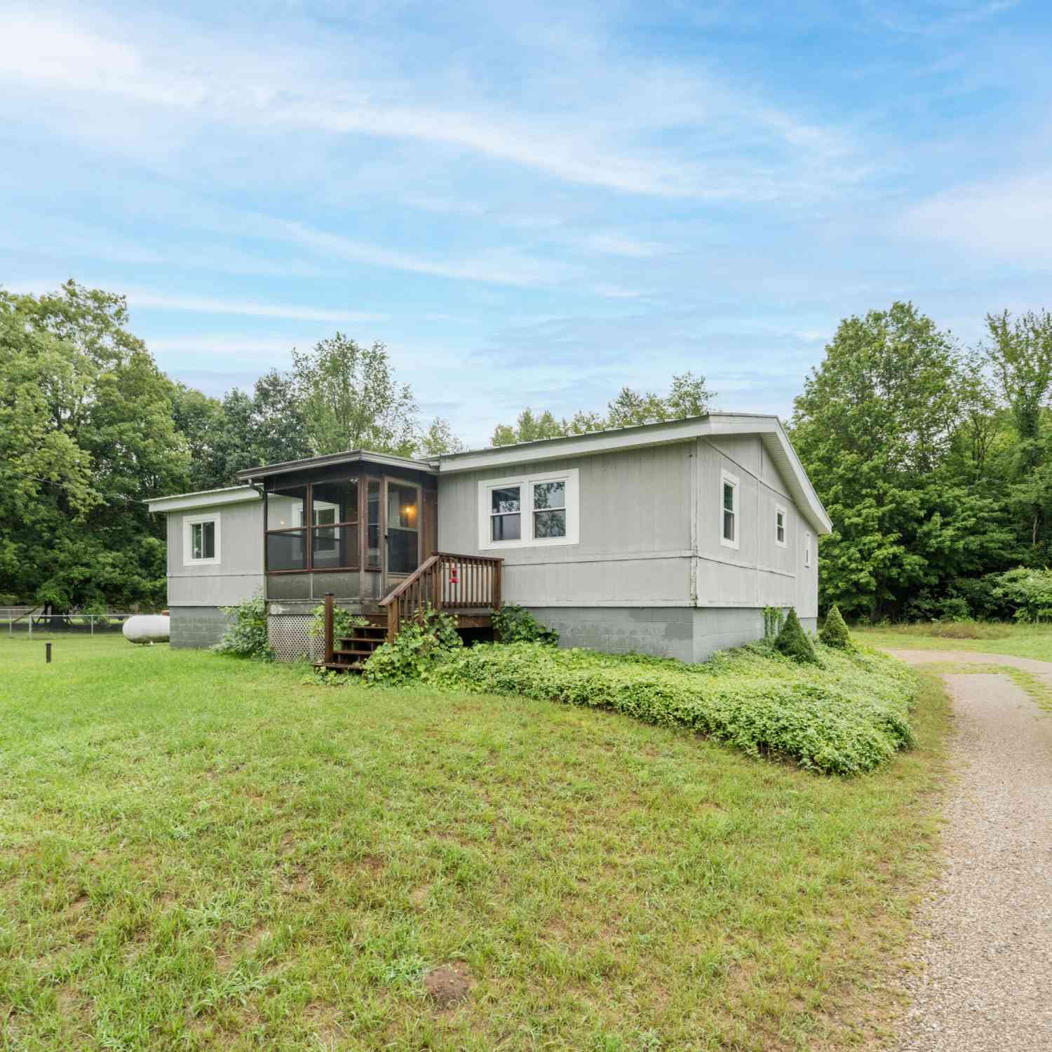 Mobile Home For Sale - 67720 M-43<br/> South Haven, MI 49090