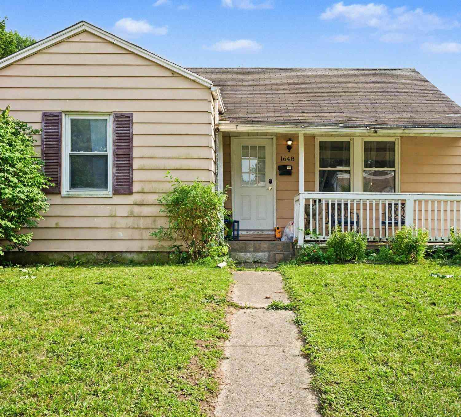 Homes For Sale - 1648 Cass Street<br/> Niles, MI 49120