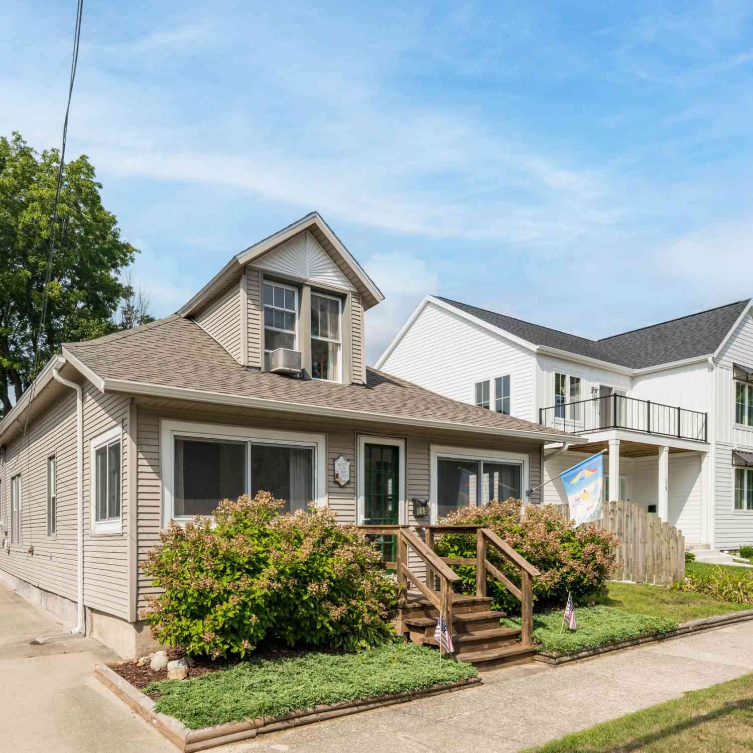 Homes For Sale - 113 South Haven Street<br/> South Haven, MI 49090
