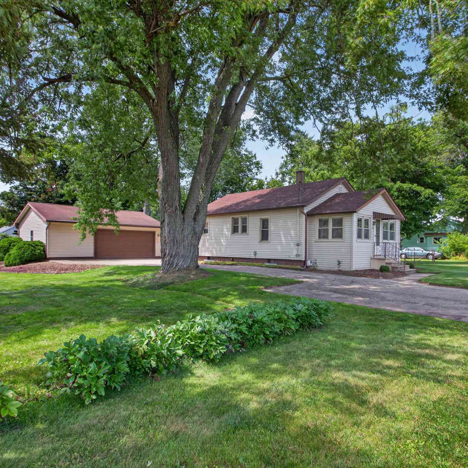 Homes For Sale - 514 Fern Avenue<br/> Jackson, MI 49202