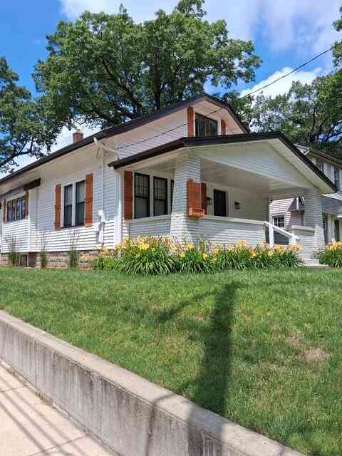 Homes For Sale - 1159 Benjamin Avenue<br/> Grand Rapids, MI 49506