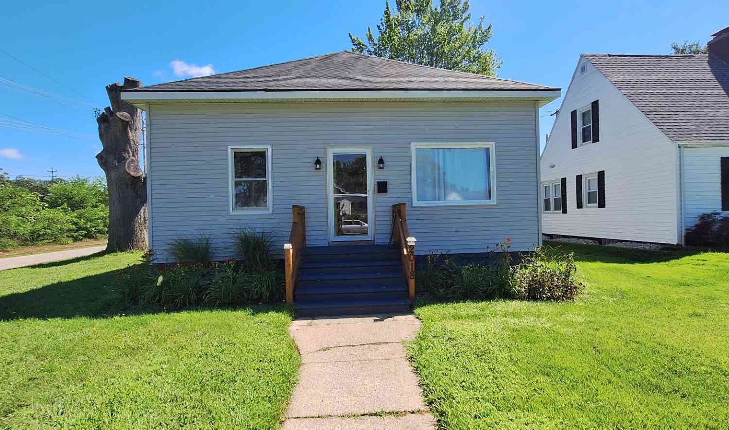 Homes For Sale - 2018 Baker Street<br/> Muskegon Heights, MI 49444