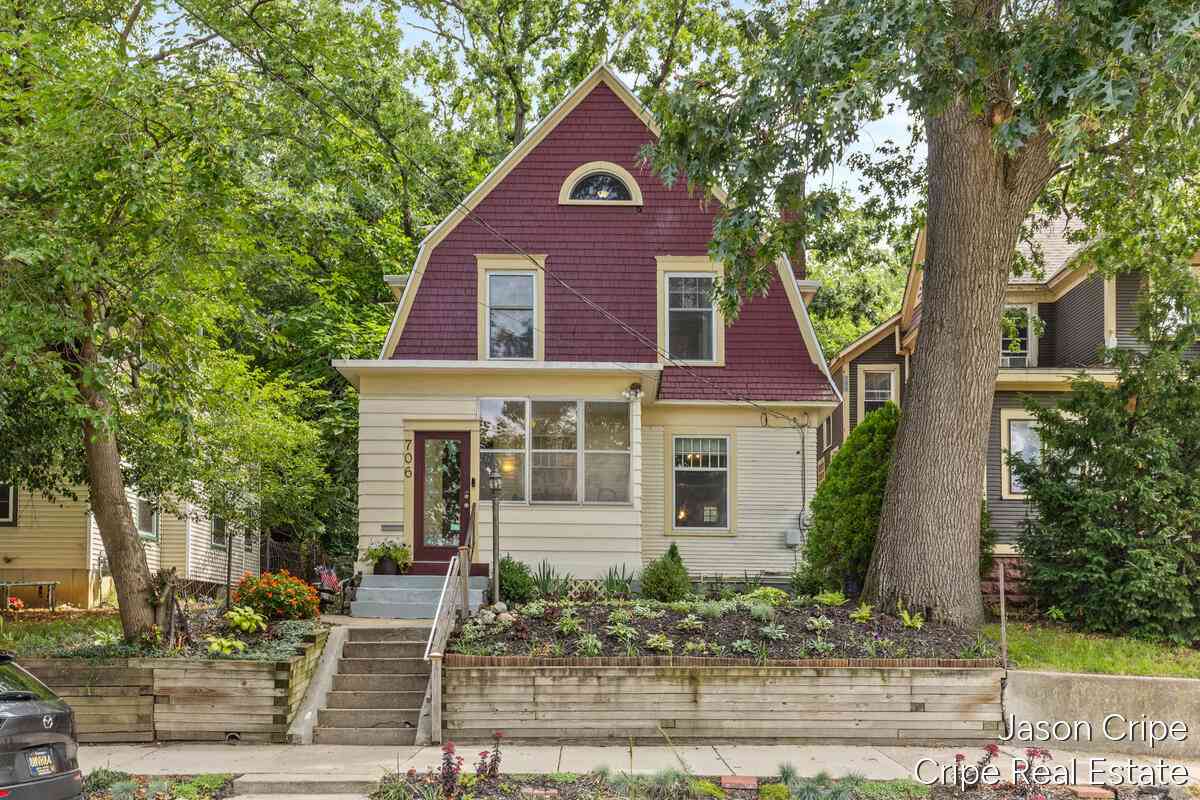 Homes For Sale - 706 Lafayette Avenue<br/> Grand Rapids, MI 49503