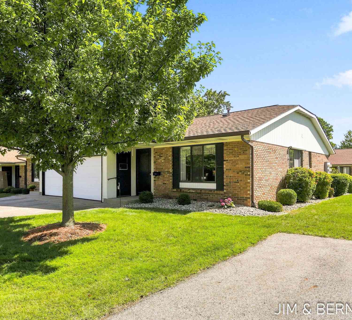 Condo For Sale - 75 Old Mill Drive #13<br/> Holland, MI 49423