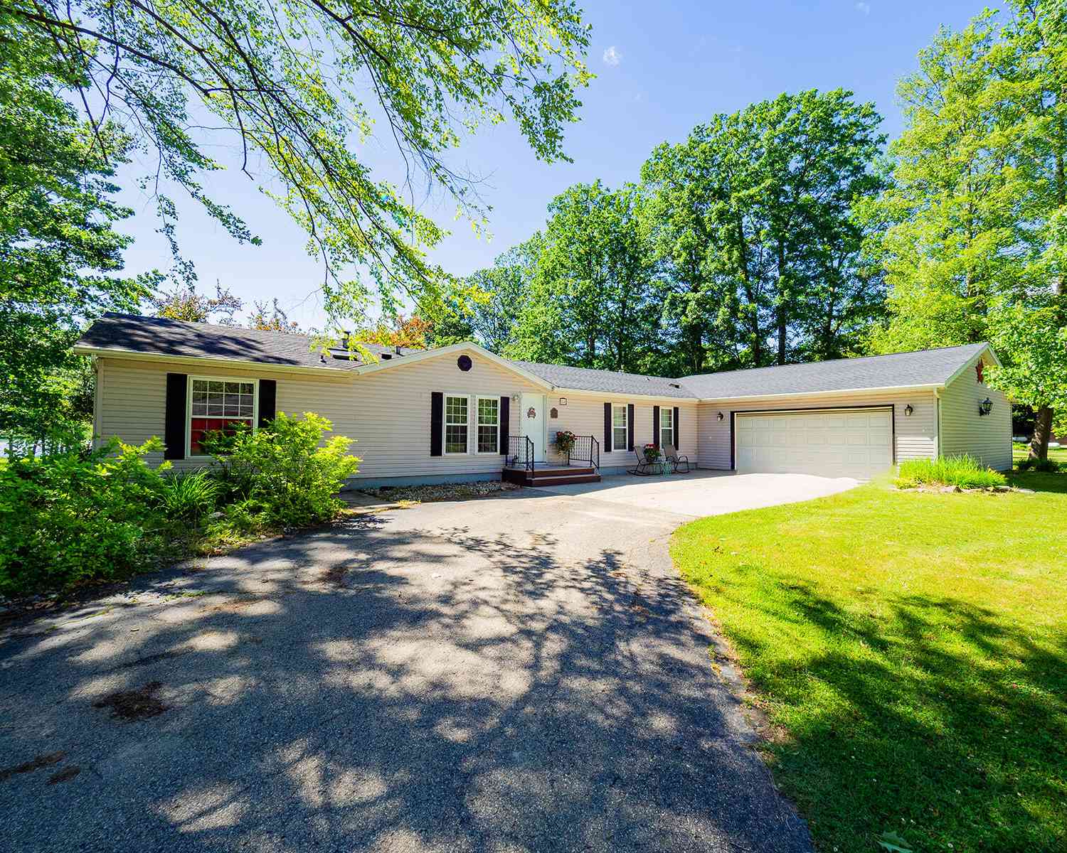 Mobile Home For Sale - 84 Thelen Drive<br/> Gobles, MI 49055