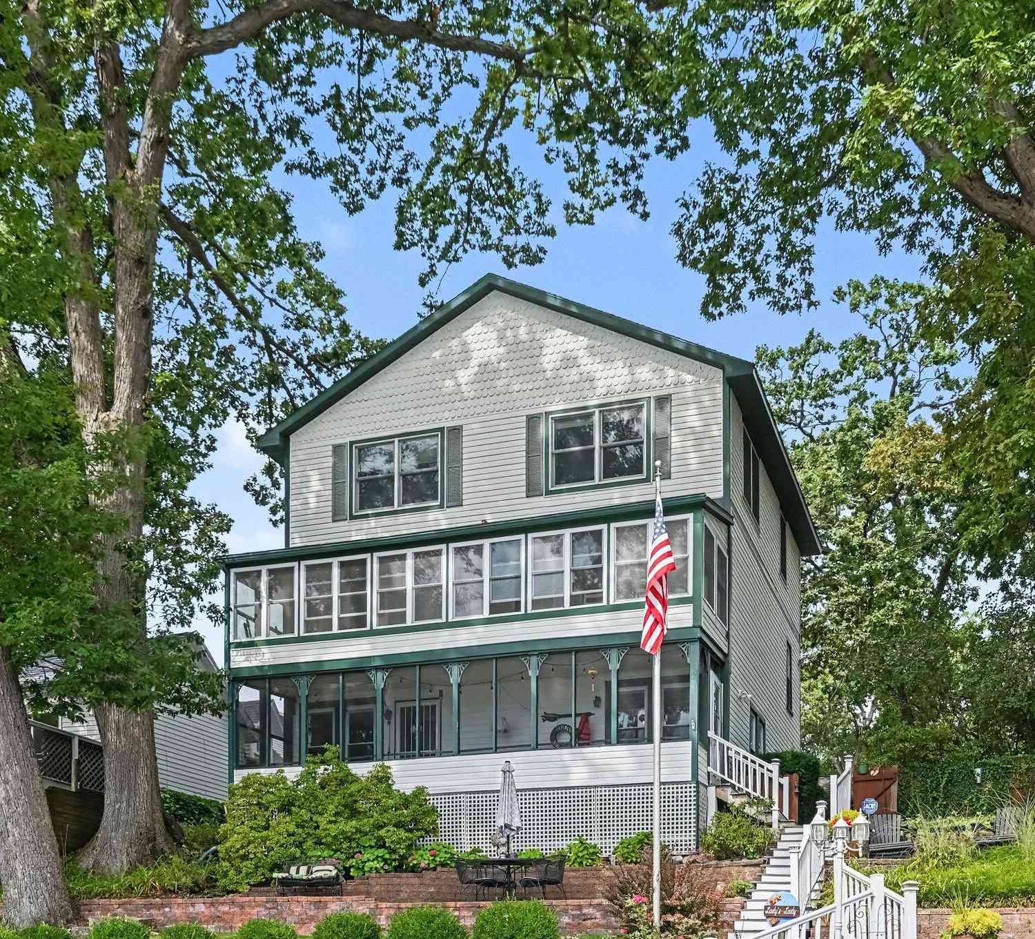 Homes For Sale - 77 Park Avenue<br/> South Haven, MI 49090