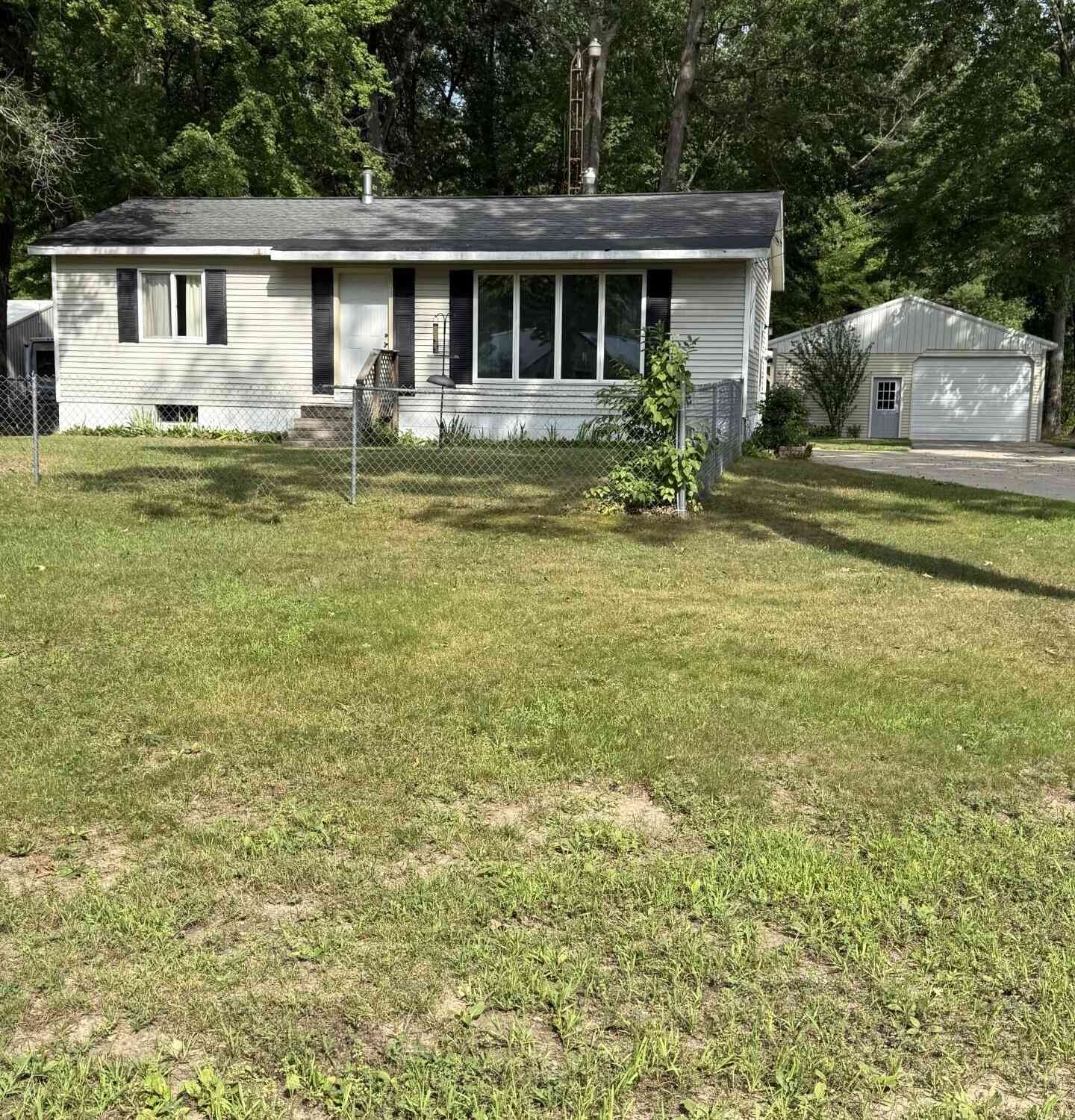 Homes For Sale - 2840 Pillon Road<br/> Twin Lake, MI 49457