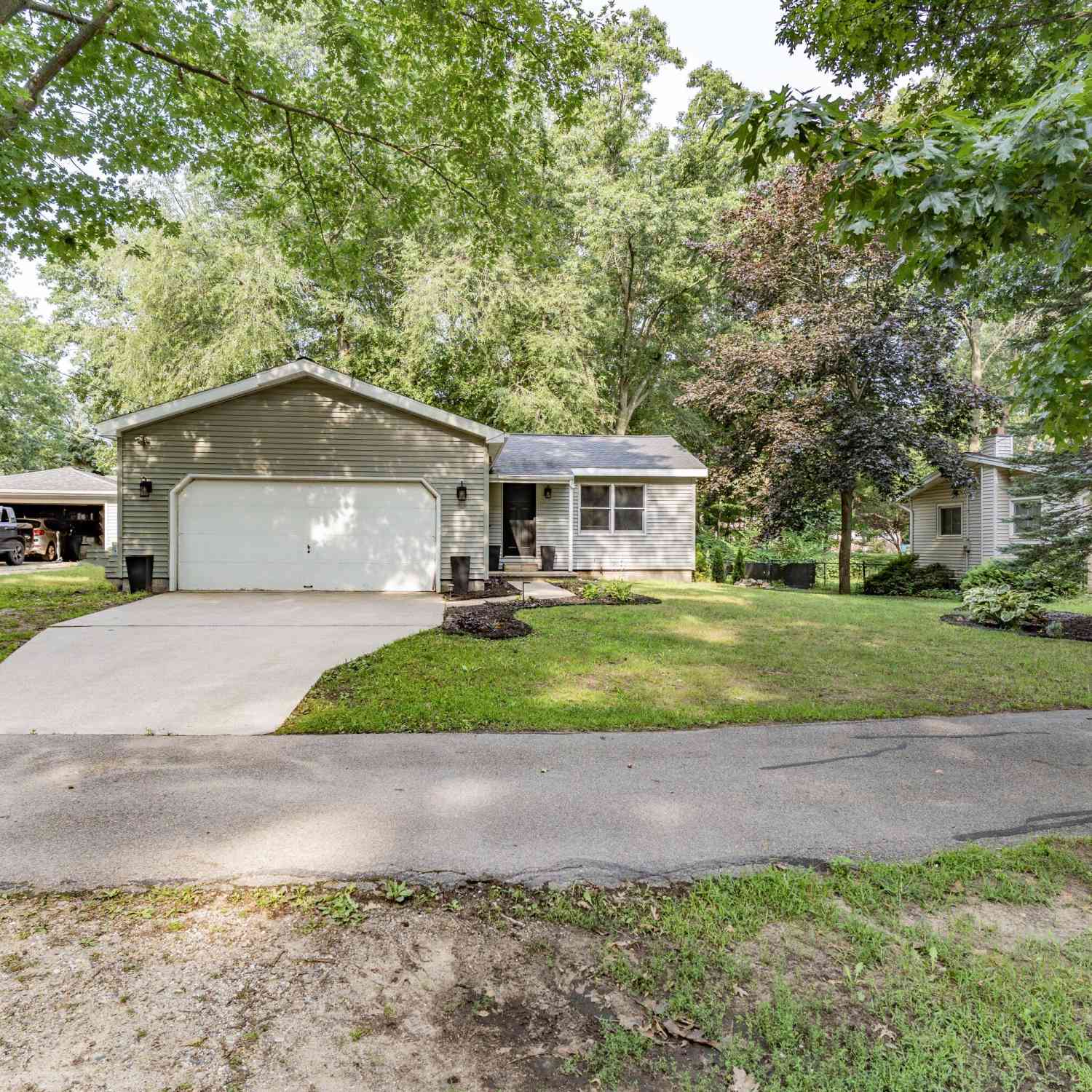 Homes For Sale - 16661 152nd Avenue<br/> Spring Lake, MI 49456