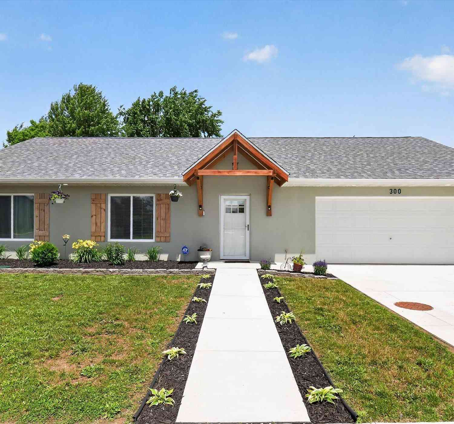 Homes For Sale - 300 Canfield Street<br/> Monroe County, Milan, MI 48160