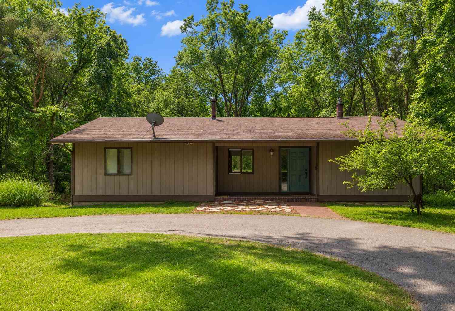 Homes For Sale - 4736 Burton Street<br/> Kent County, Kentwood, MI 49546
