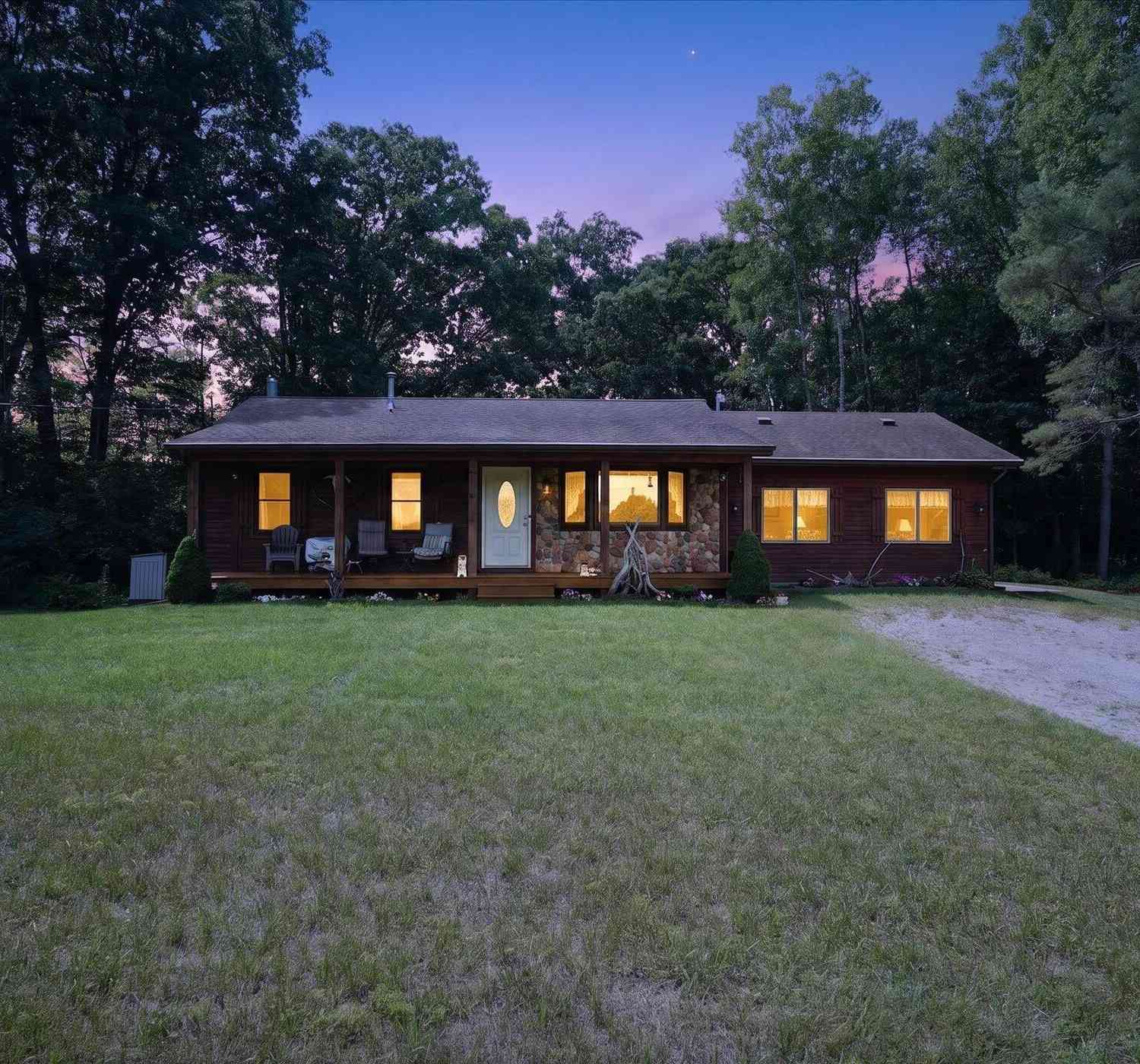 Homes For Sale - 10077 Maple Hill Road<br/> Howard City, MI 49329