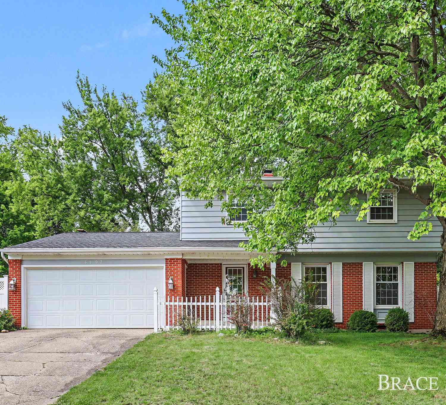Homes For Sale - 6197 Dunbarton Street<br/> Ada, MI 49301