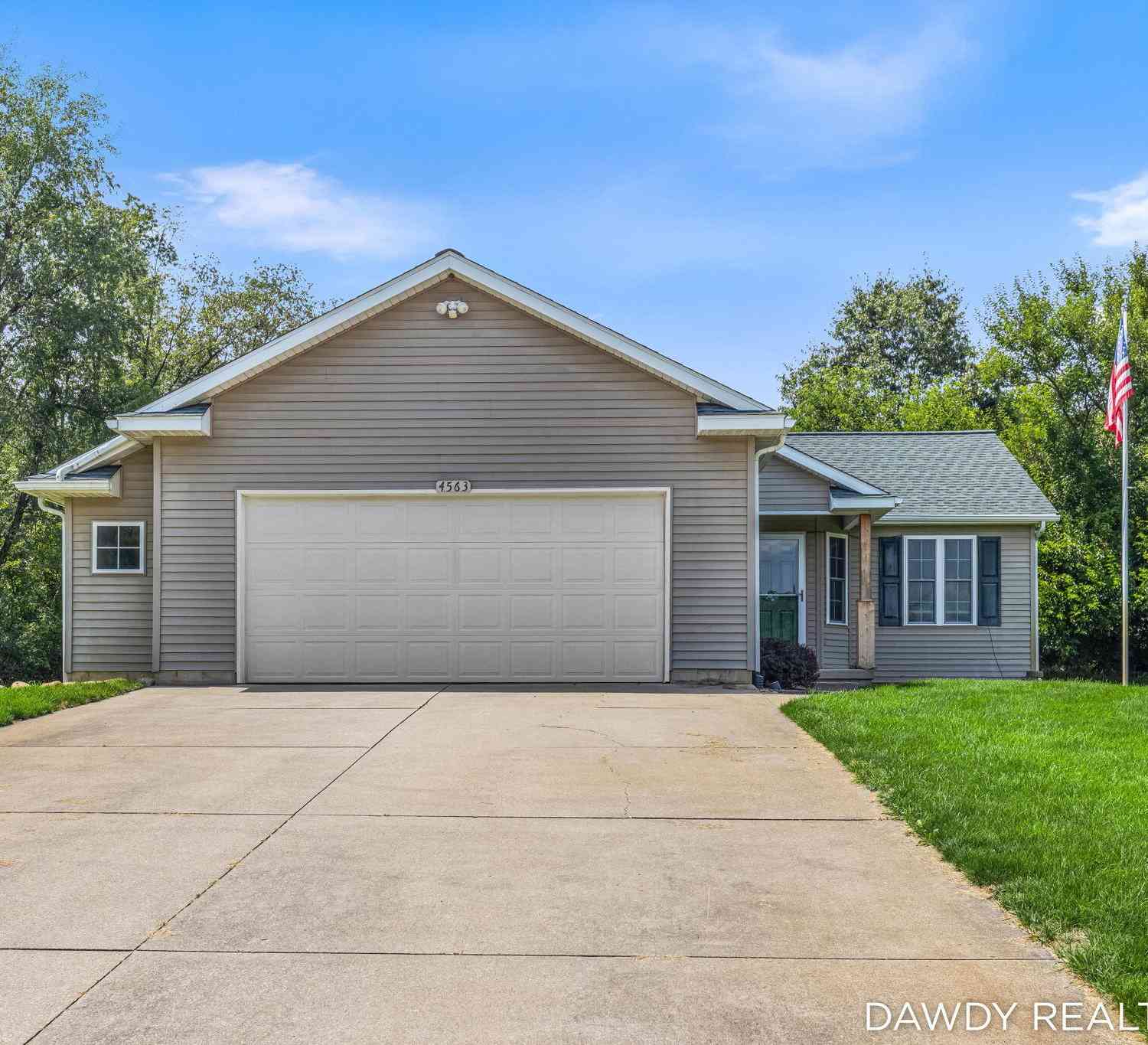Homes For Sale - 4563 Redbud Court<br/> Middleville, MI 49333