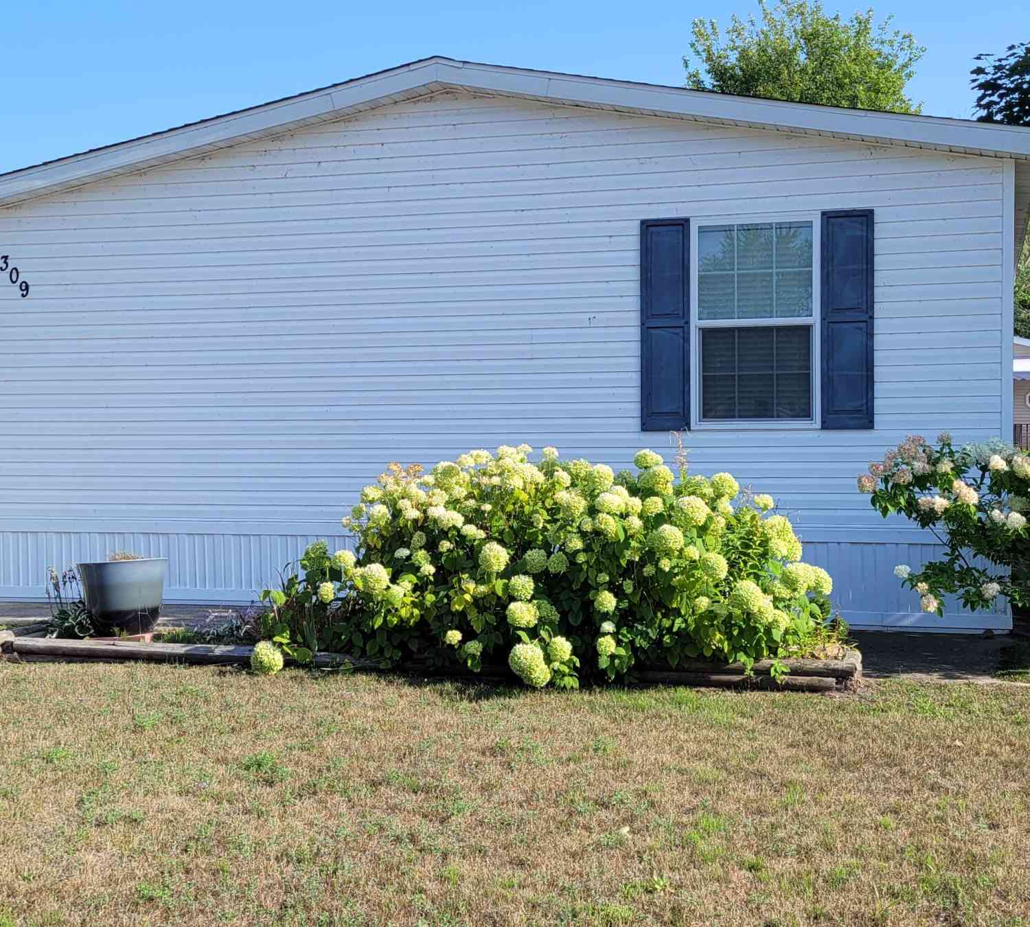 Mobile Home For Sale - 7309 White Swan Lane<br/> Ludington, MI 49431