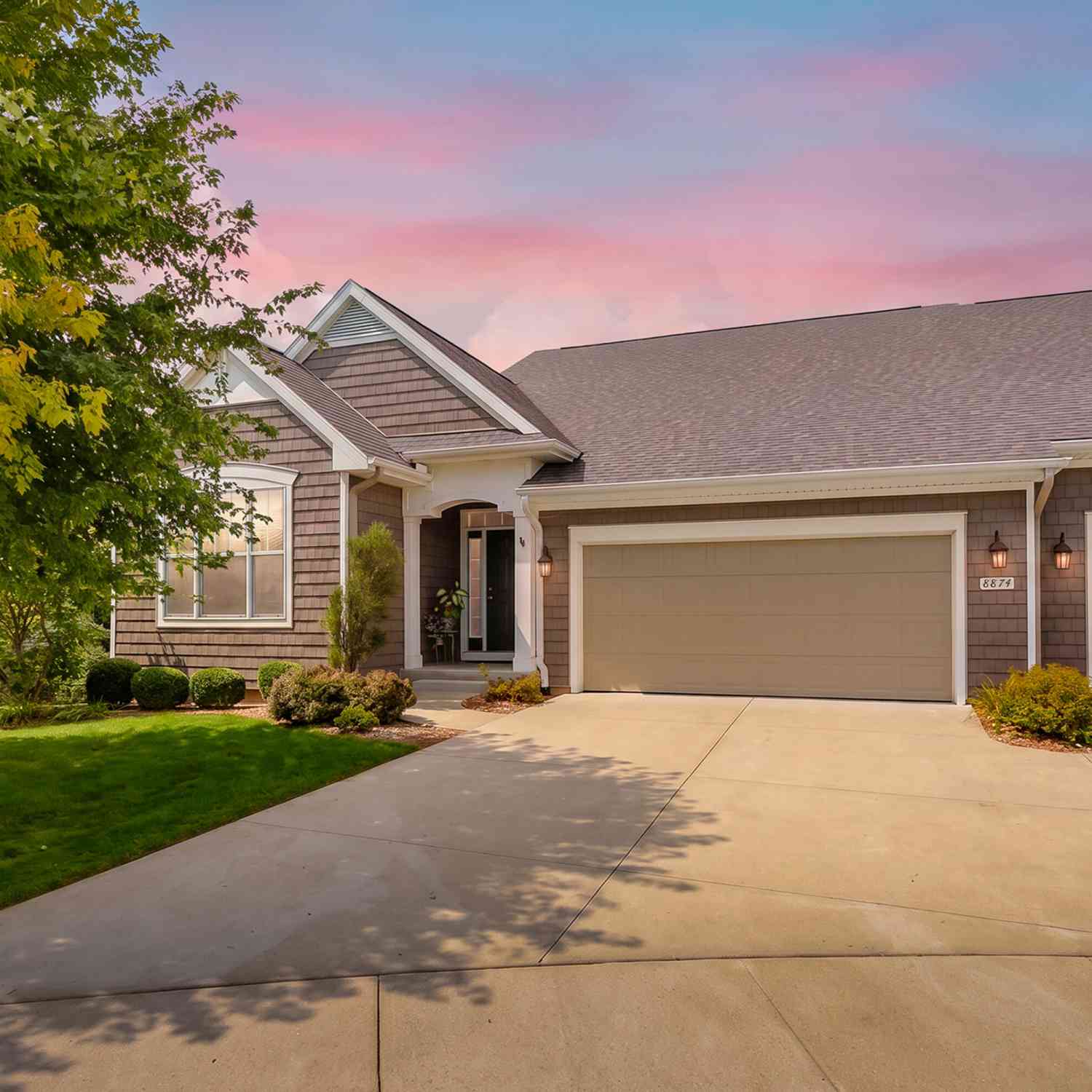 Condo For Sale - 8874 Oak Meadow Cove<br/> Portage, MI 49024