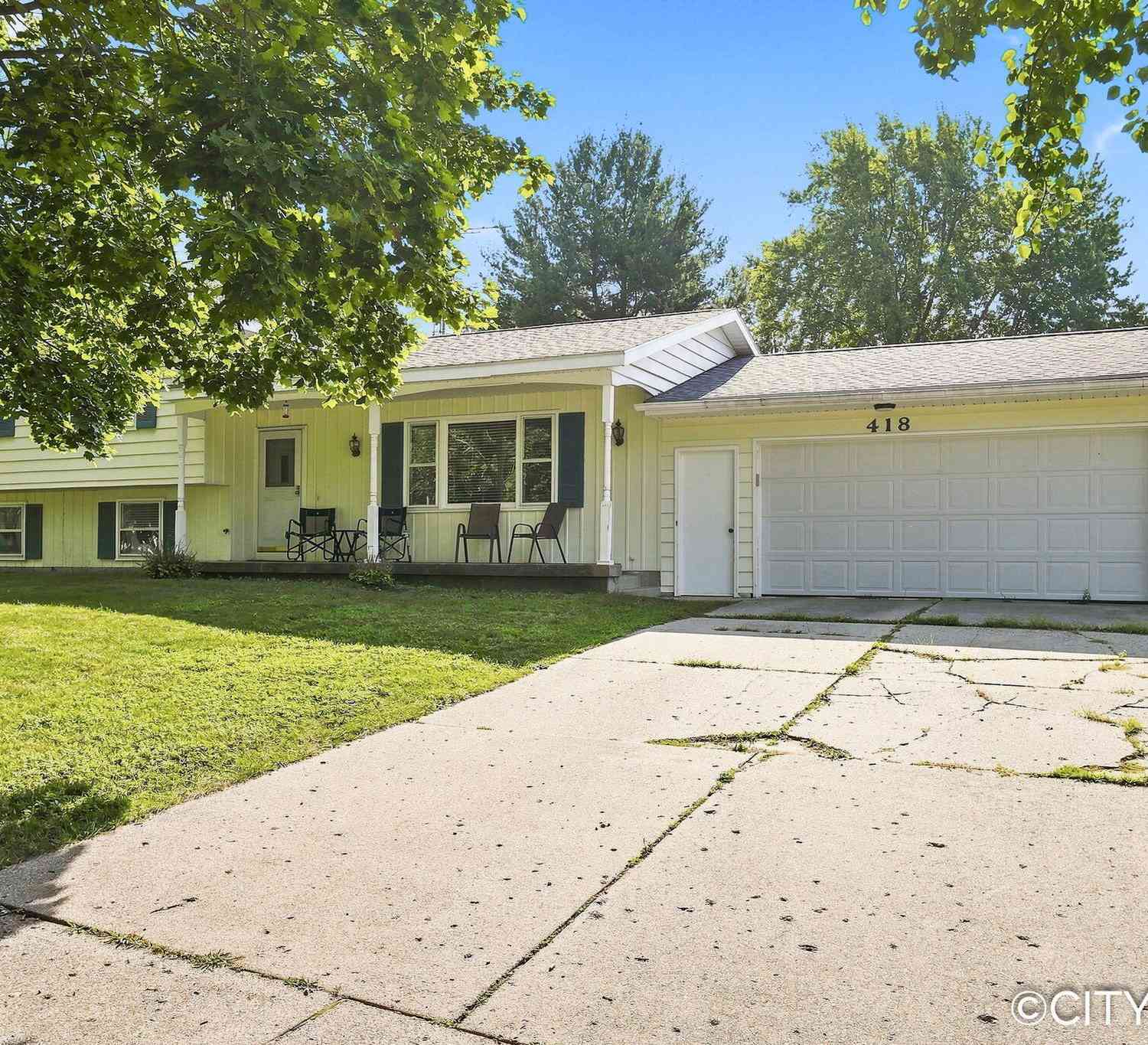 Homes For Sale - 418 Harrison Street<br/> Ottawa County, Coopersville, MI 49404
