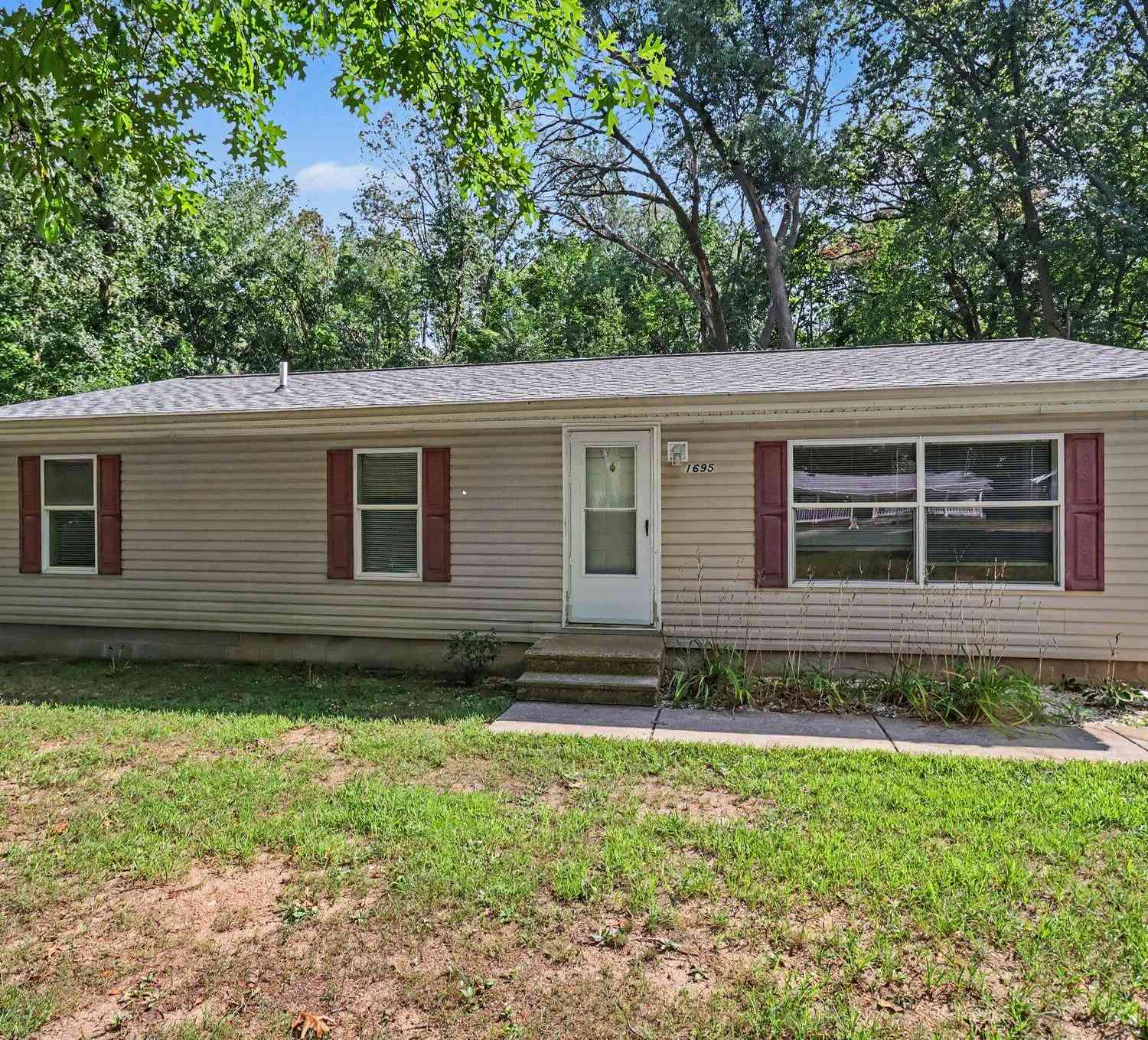 Mobile Home For Sale - 1695 Quaker Avenue<br/> Portage, MI 49024