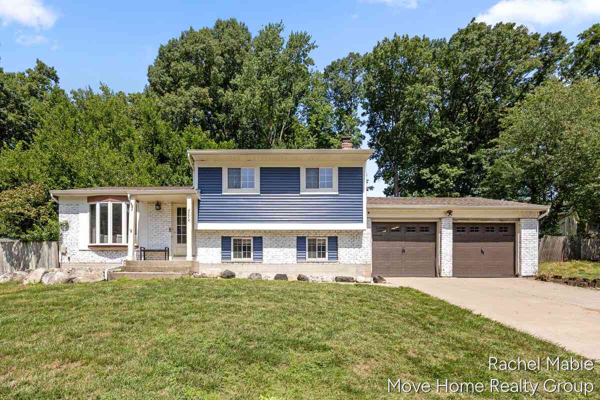 Homes For Sale - 4774 Brookgate Drive<br/> Comstock Park, MI 49321