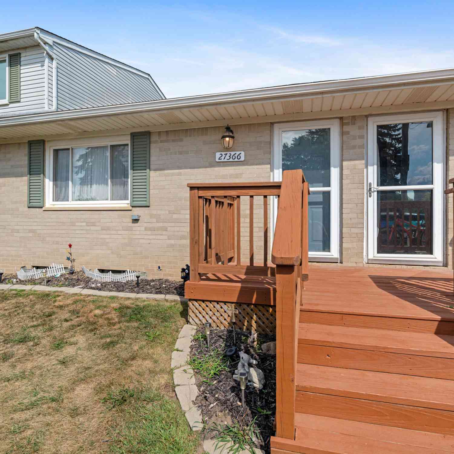 Condo For Sale - 27366 Spaulding Road #6<br/> Oakland County, New Hudson, MI 48165