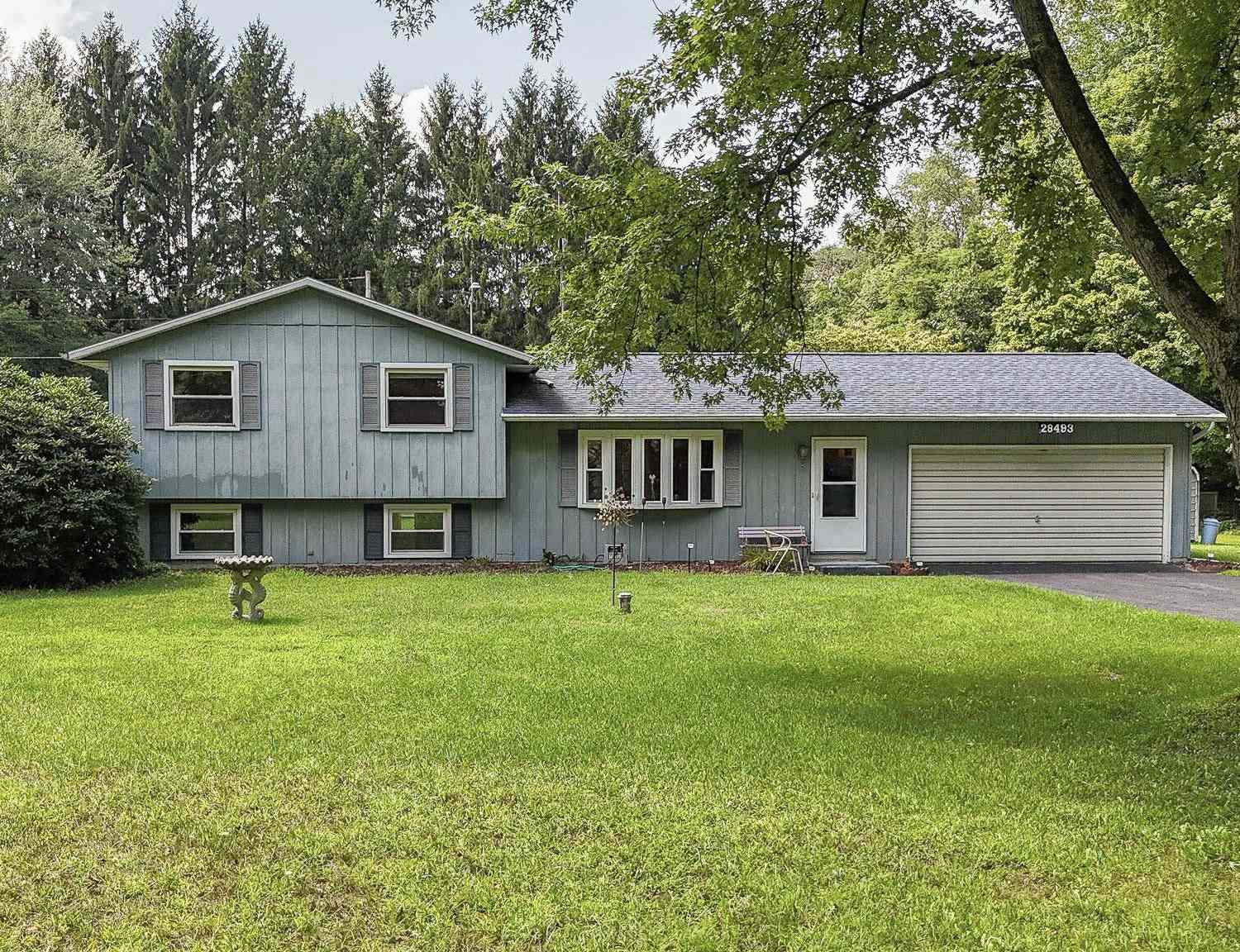 Homes For Sale - 28493 Downey Street<br/> Cass County, Dowagiac, MI 49047