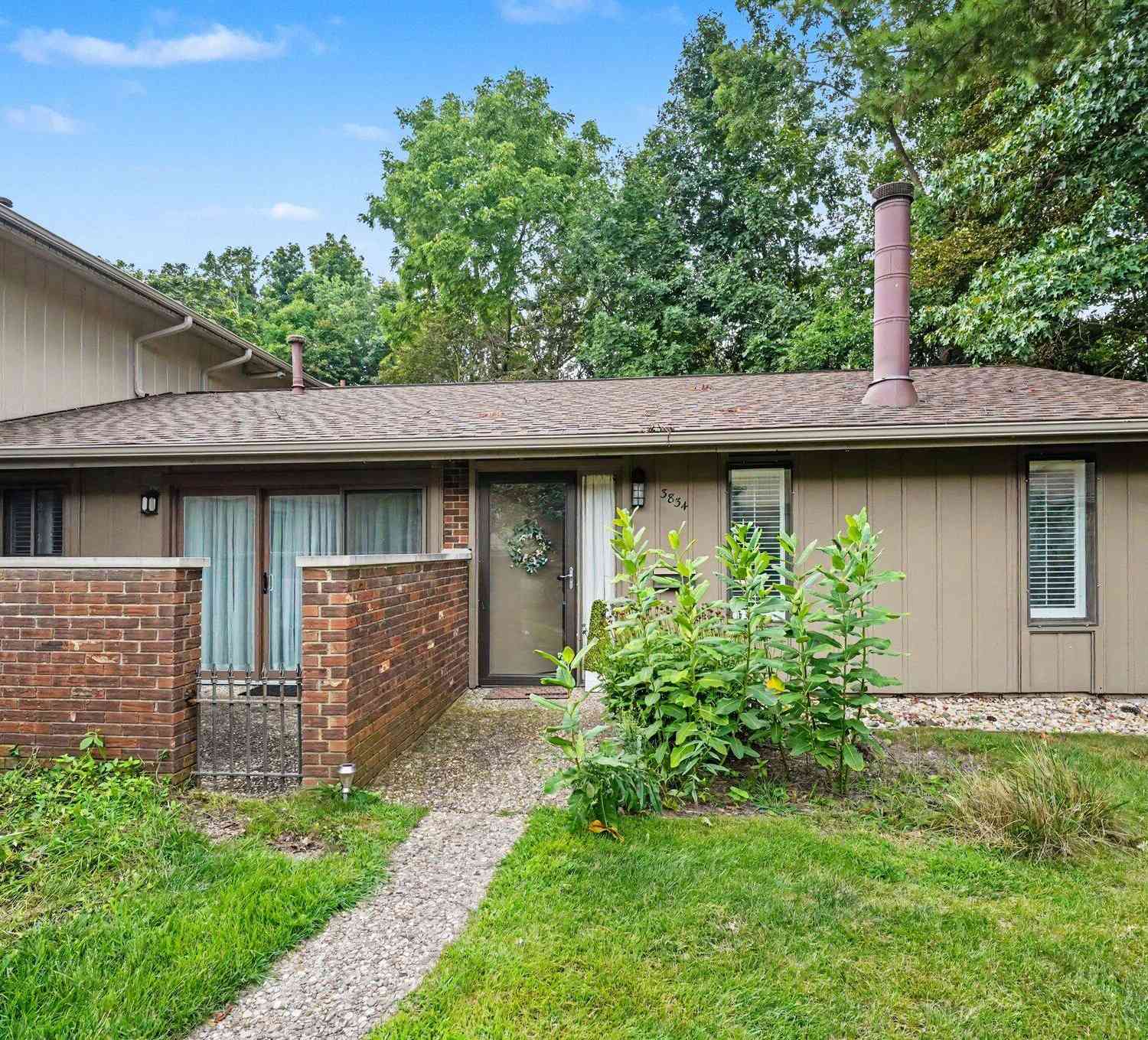Condo For Sale - 3834 Greenleaf Circle<br/> Kalamazoo County, Kalamazoo, MI 49008