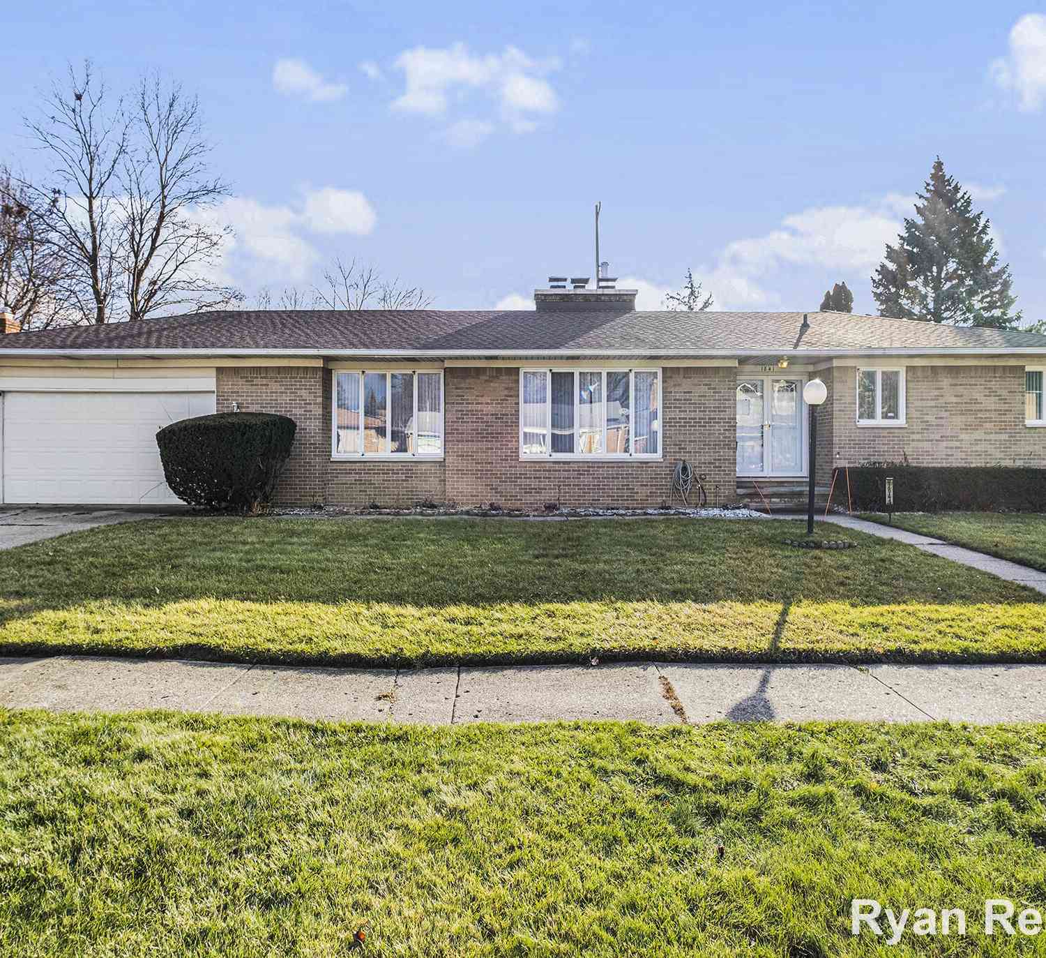 Homes For Sale - 1841 Springfield Street<br/> Genesee County, Flint, MI 48503