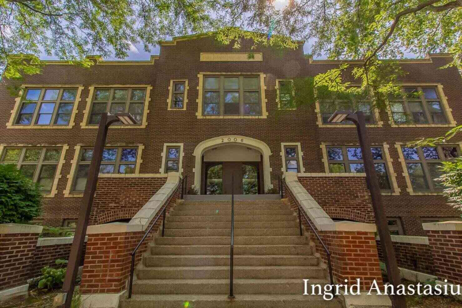 Condo For Sale - 2006 Wealthy Street #104<br/> Grand Rapids, MI 49506