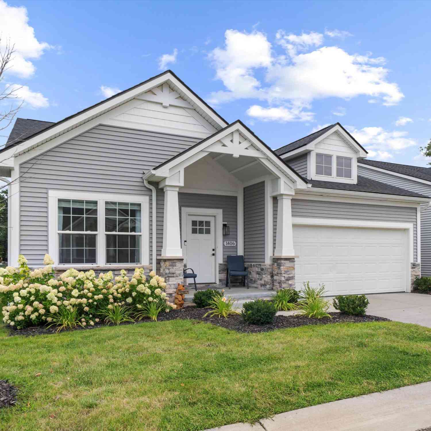 Condo For Sale - 1406 Magellan Drive<br/> Washtenaw County, Chelsea, MI 48118