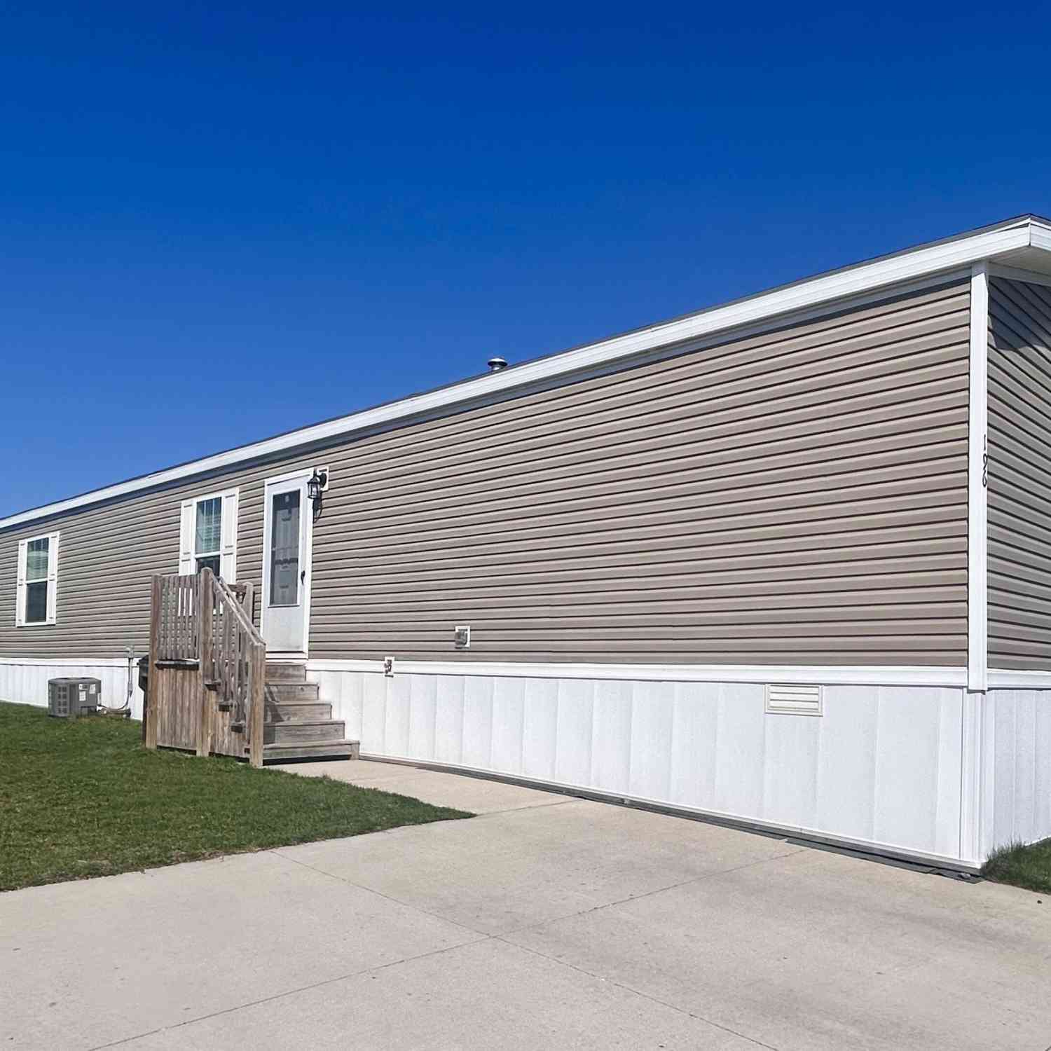 Mobile Home For Sale - 2835 S Wagner Road #196<br/> Ann Arbor, MI 48103
