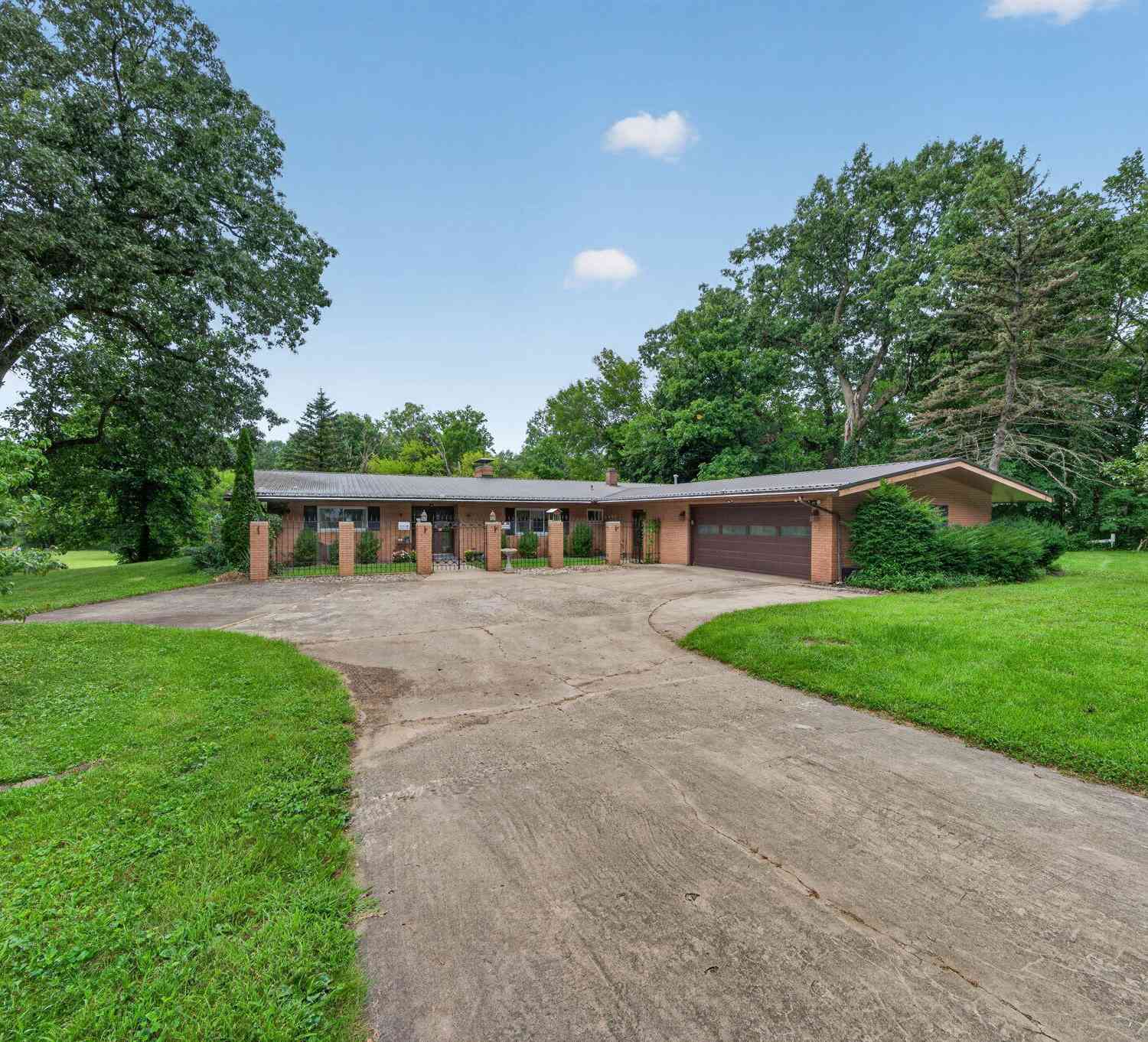 Homes For Sale - 70506 Sunrise Drive<br/> Cass County, Edwardsburg, MI 49112