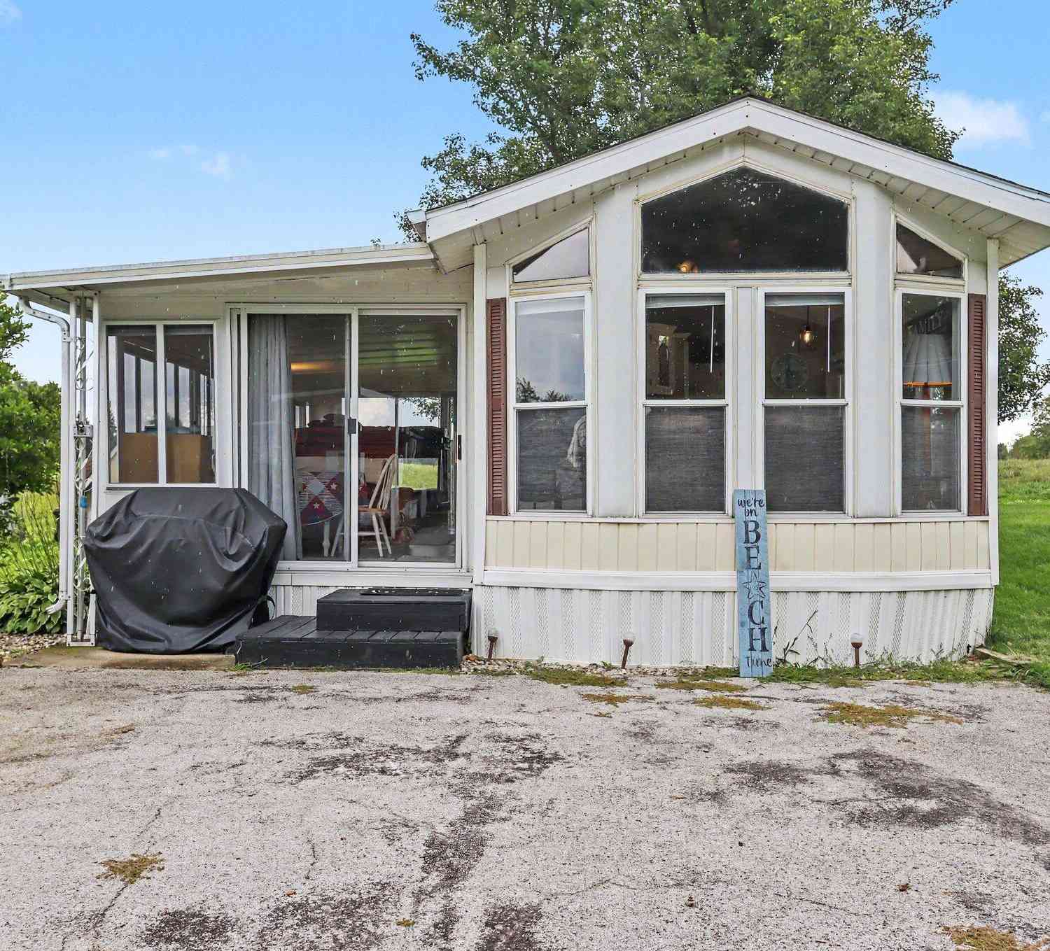 Mobile Home For Sale - 731 Bayside Lane<br/> Branch County, Coldwater, MI 49036