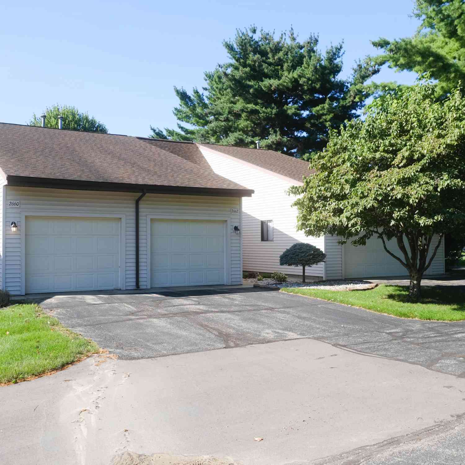 Condo For Sale - 2662 Stonehaven Drive<br/> Kent County, Wyoming, MI 49519