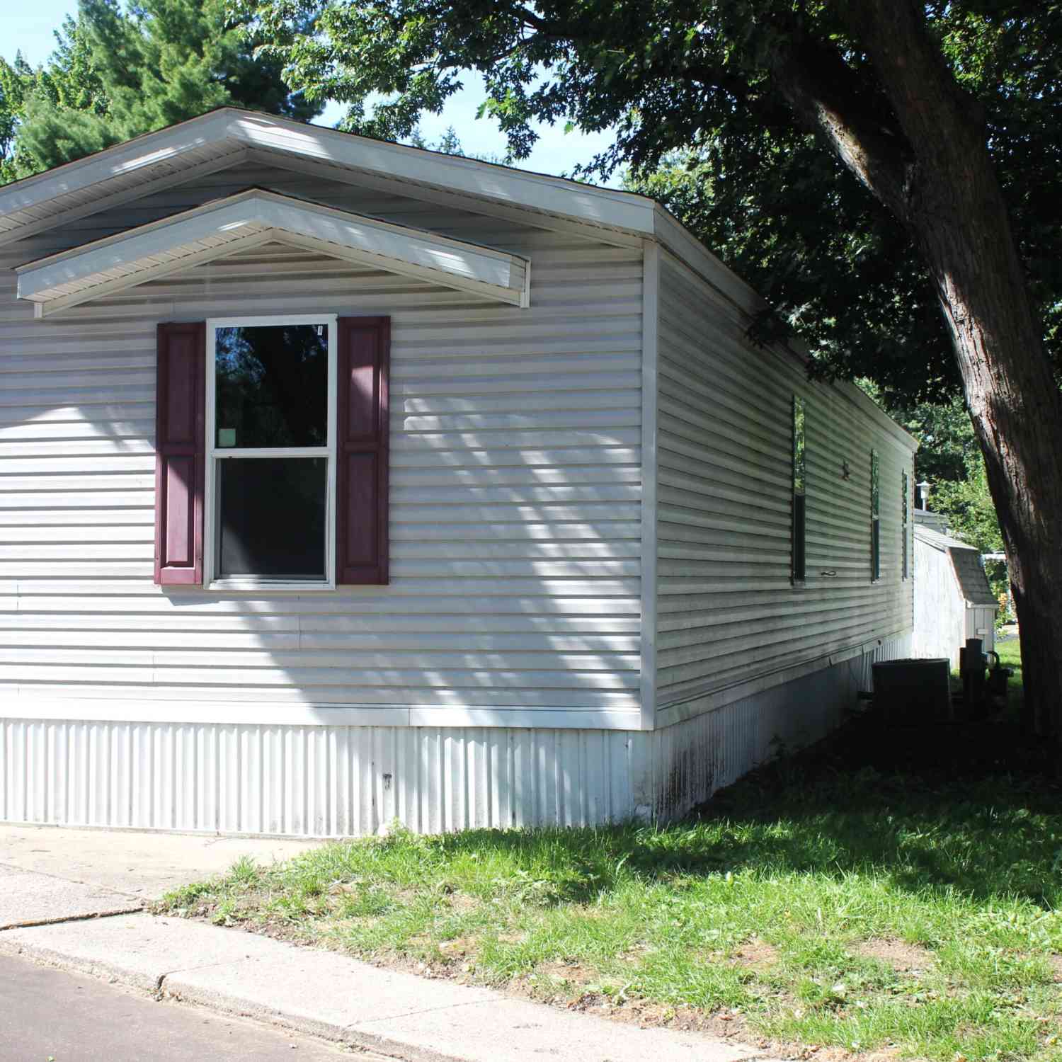 Mobile Home For Sale - 4875 Pamela Avenue<br/> Kent County, Kentwood, MI 49548