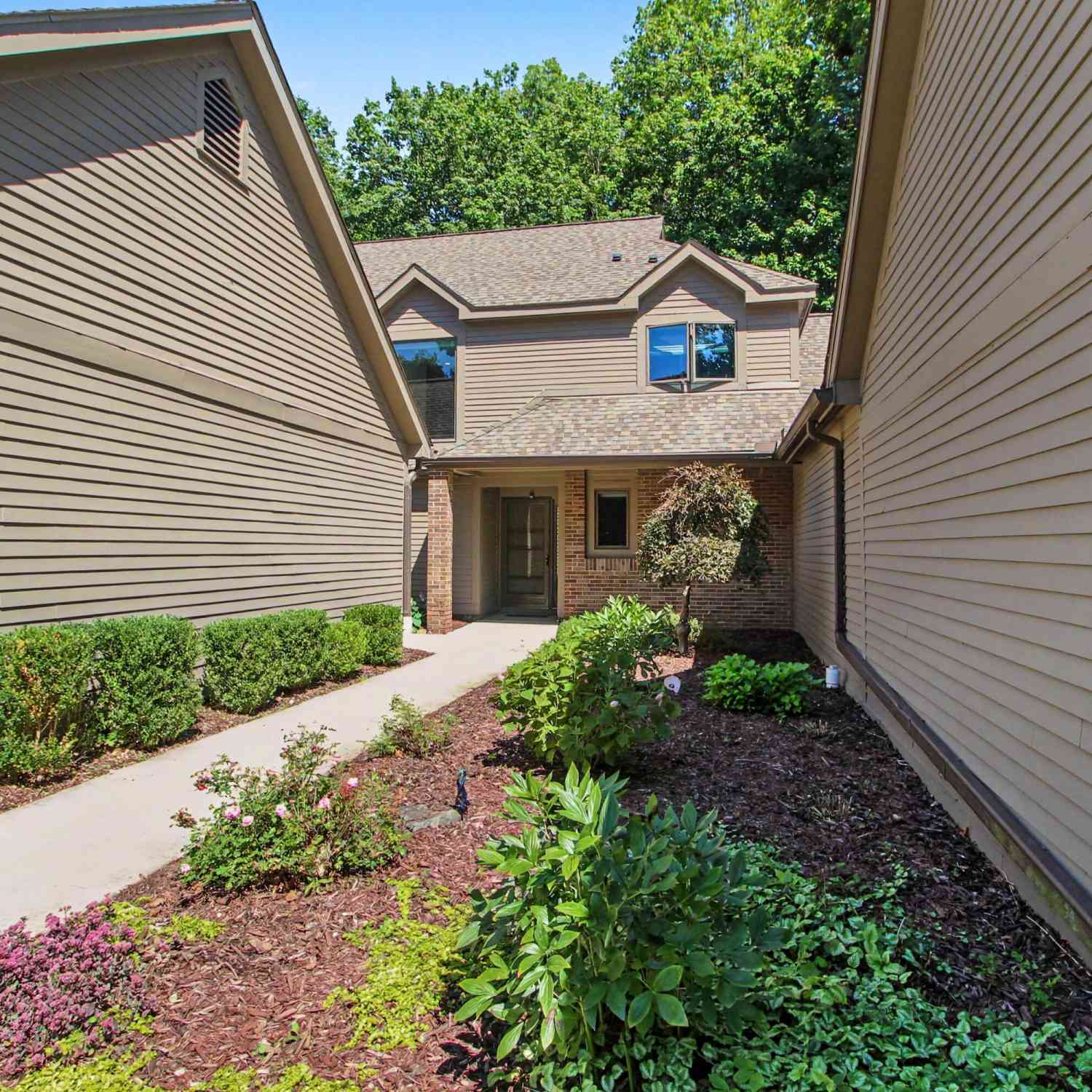 Condo For Sale - 4608 Cottonwood Drive<br/> Washtenaw County, Ann Arbor, MI 48108
