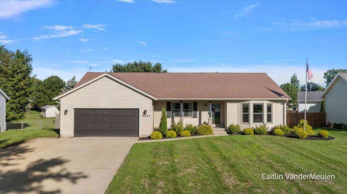 Homes For Sale - 11421 Prairie Avenue<br/> Allendale, MI 49401