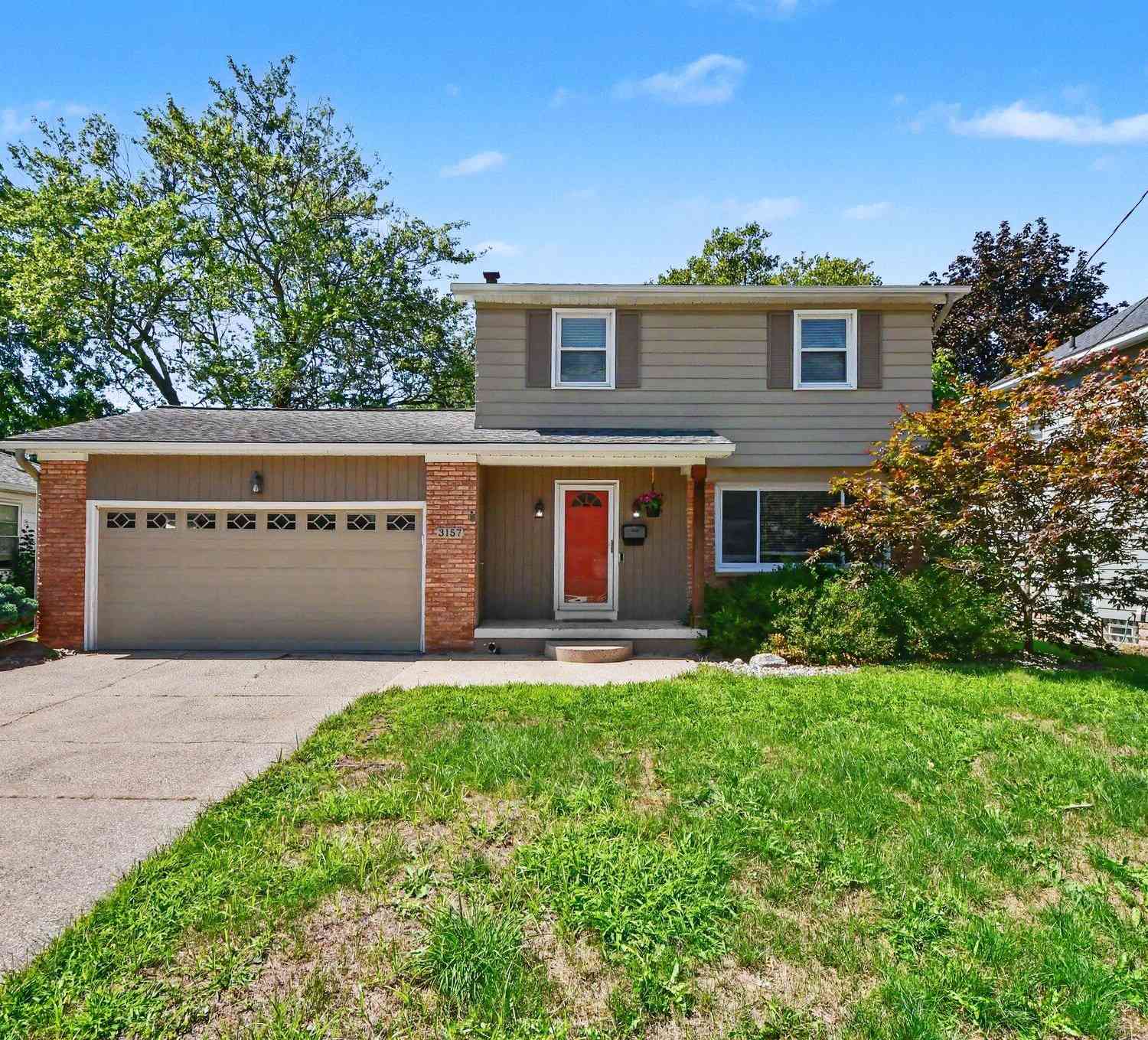 Homes For Sale - 3157 Locke Avenue<br/> Grandville, MI 49418